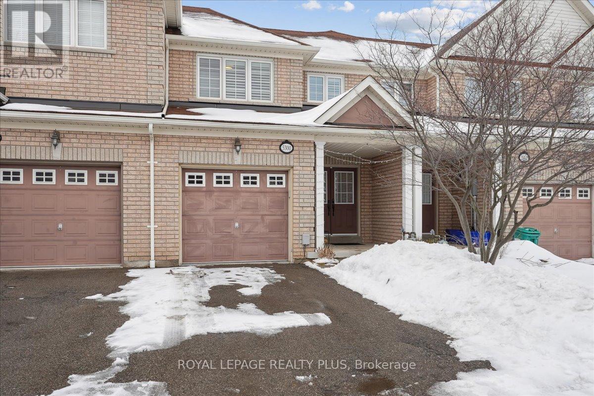 5300 Palmetto Place, Mississauga, Ontario  L5M 0C7 - Photo 3 - W12804258