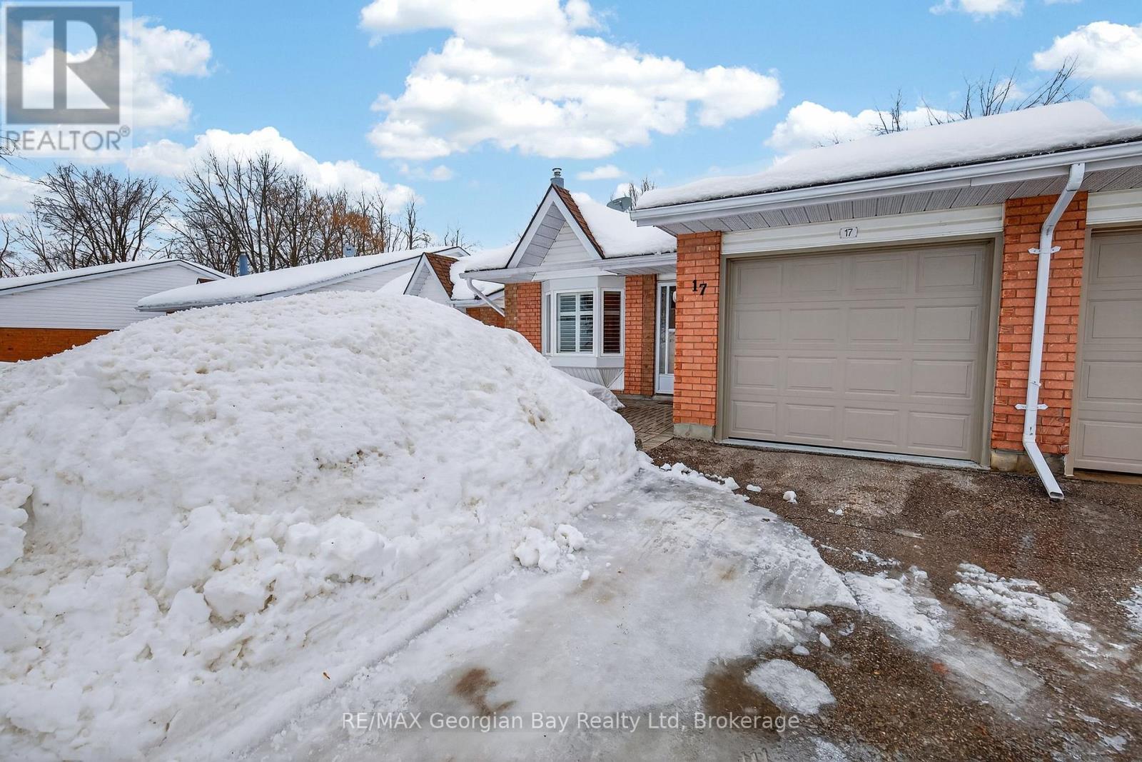 17 - 696 King Street, Midland, Ontario L4R 5B5 - Photo 1 - S12805162