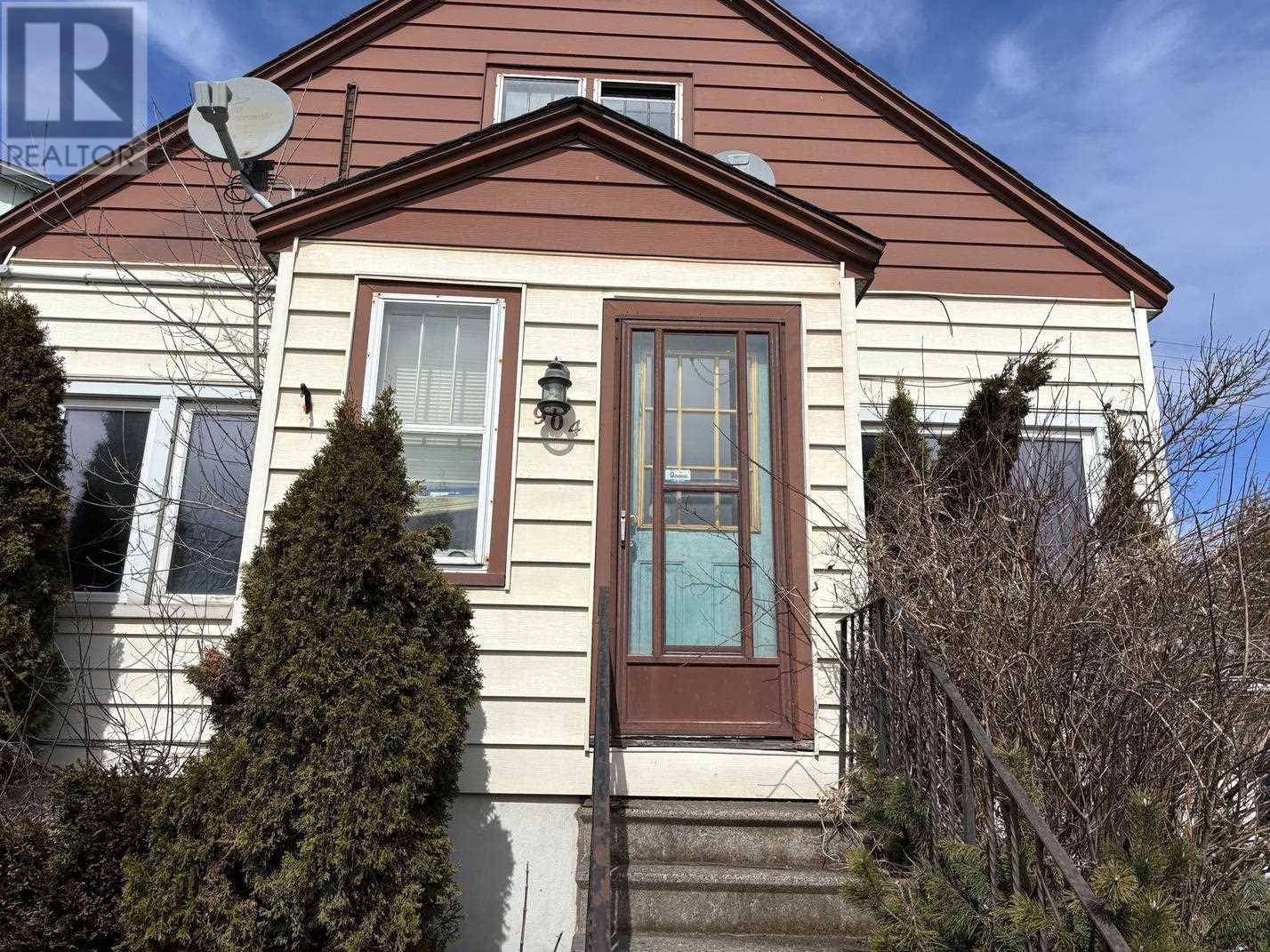 904 Wellington St E, Sault Ste. Marie, Ontario P6A 2N5 - Photo 1 - SM252324