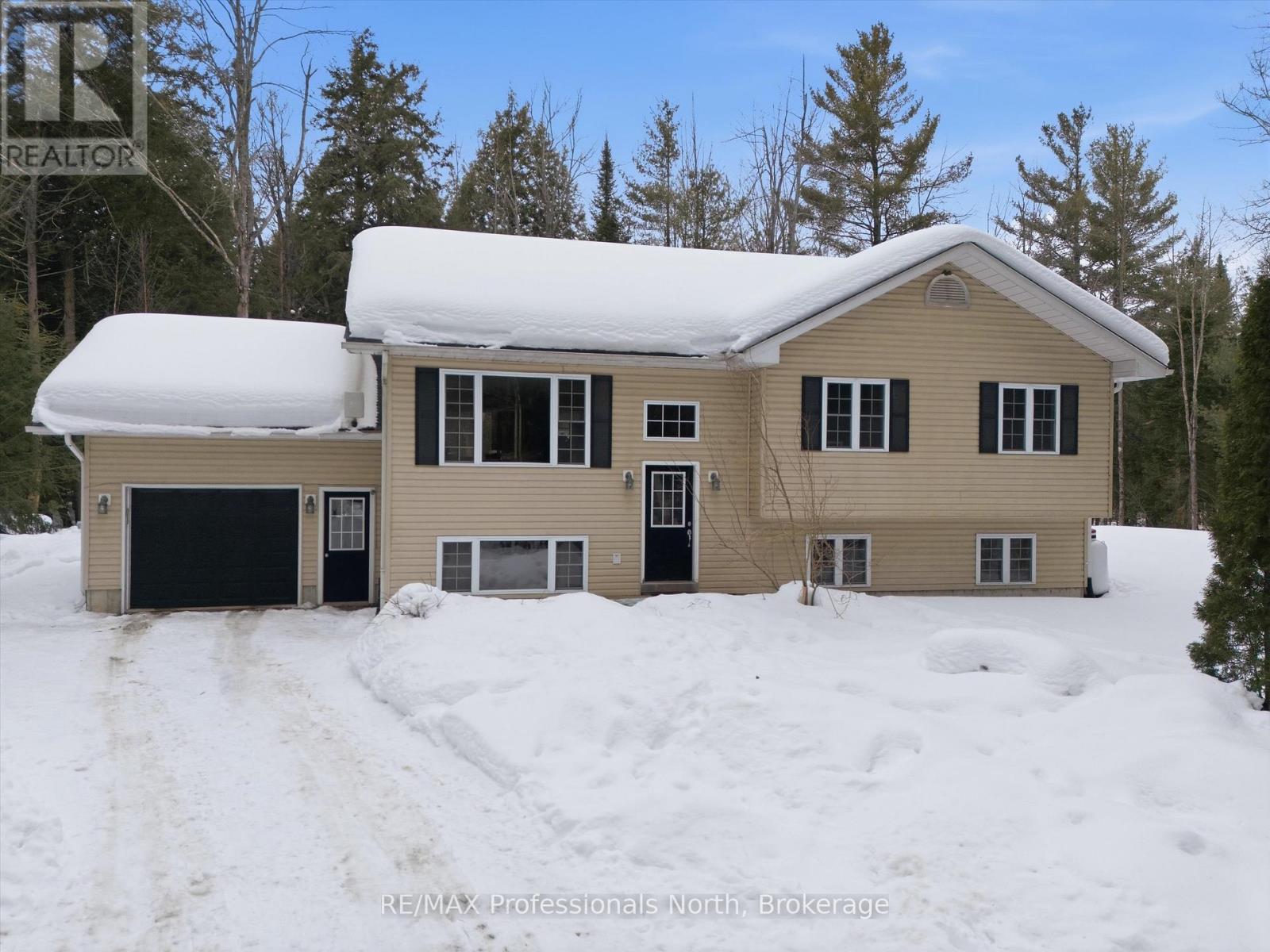 1017 Church Hill Road, Bracebridge, Ontario  P1L 1X1 - Photo 1 - X12805136