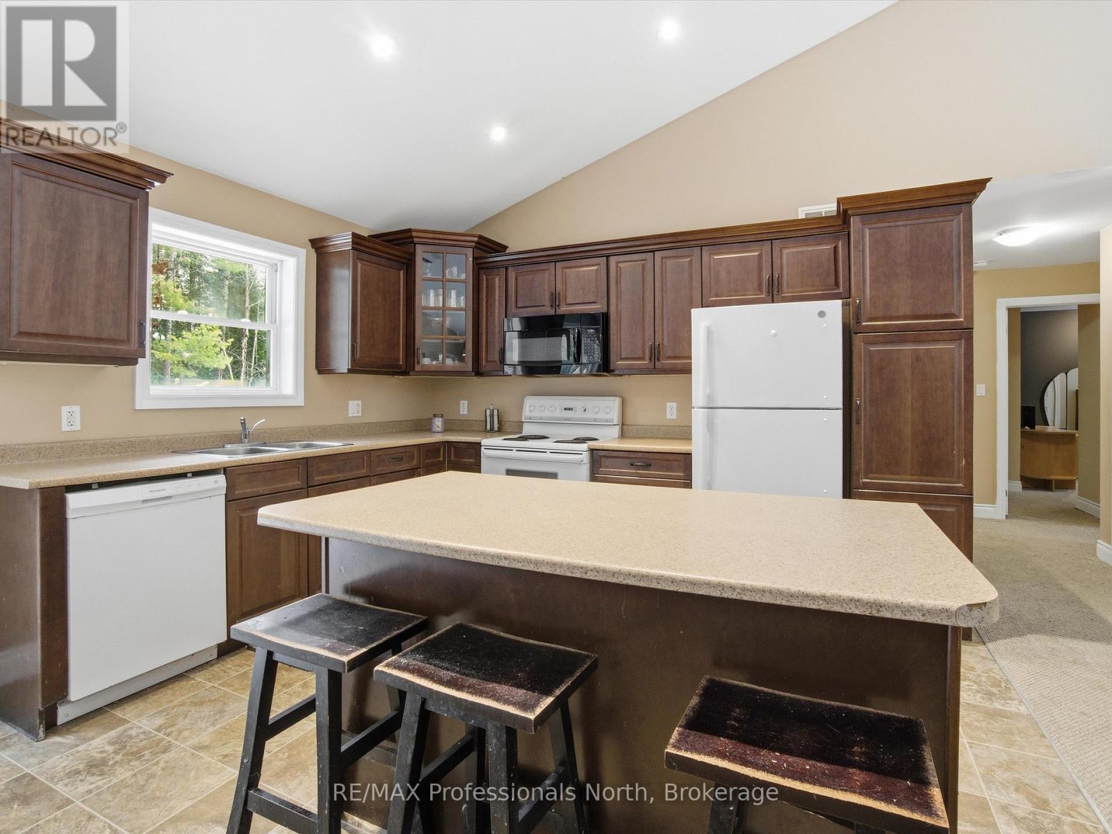 1017 Church Hill Road, Bracebridge, Ontario  P1L 1X1 - Photo 12 - X12805136