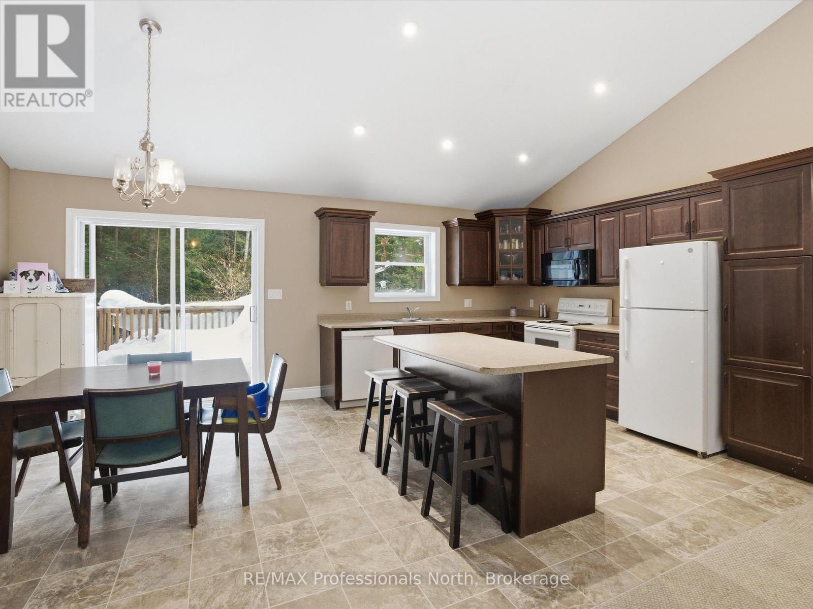 1017 Church Hill Road, Bracebridge, Ontario  P1L 1X1 - Photo 16 - X12805136