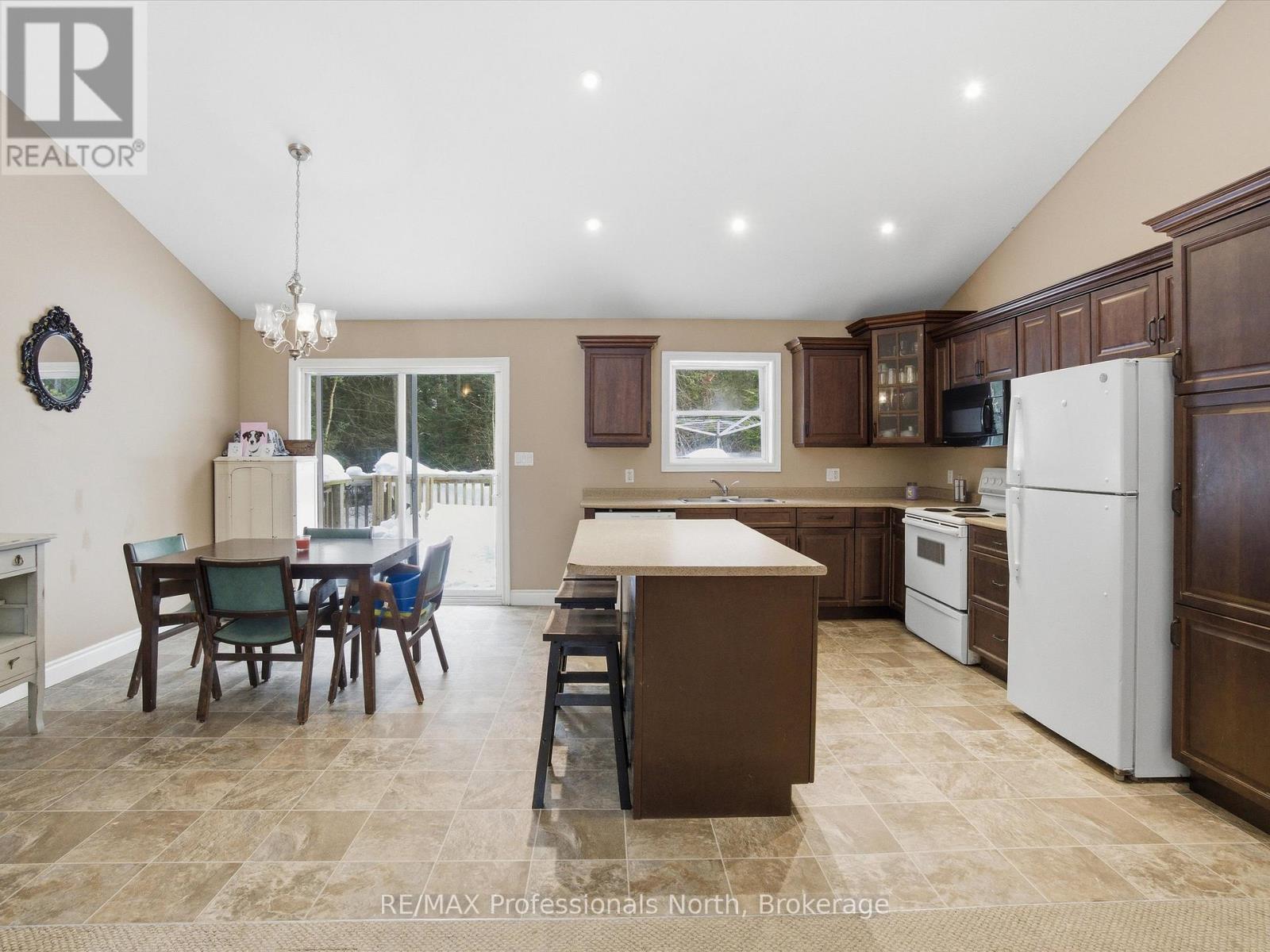 1017 Church Hill Road, Bracebridge, Ontario  P1L 1X1 - Photo 17 - X12805136