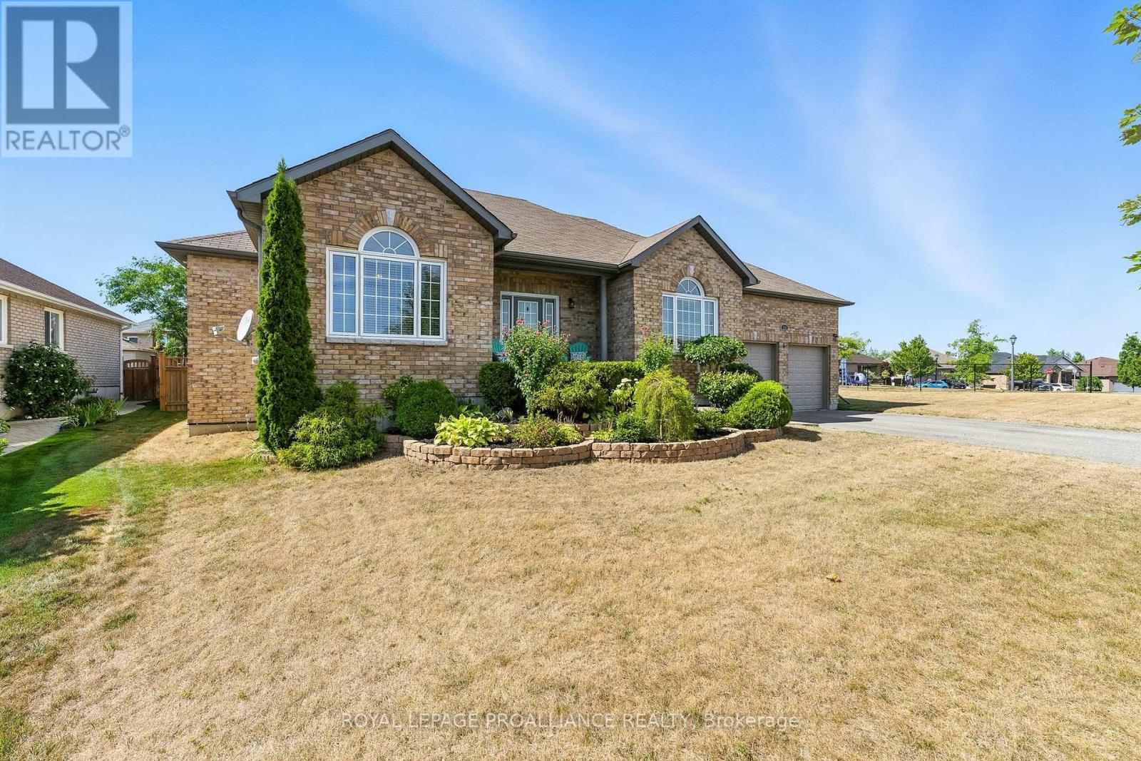 278 Ivey Crescent, Cobourg, Ontario  K9A 5X3 - Photo 2 - X12805164