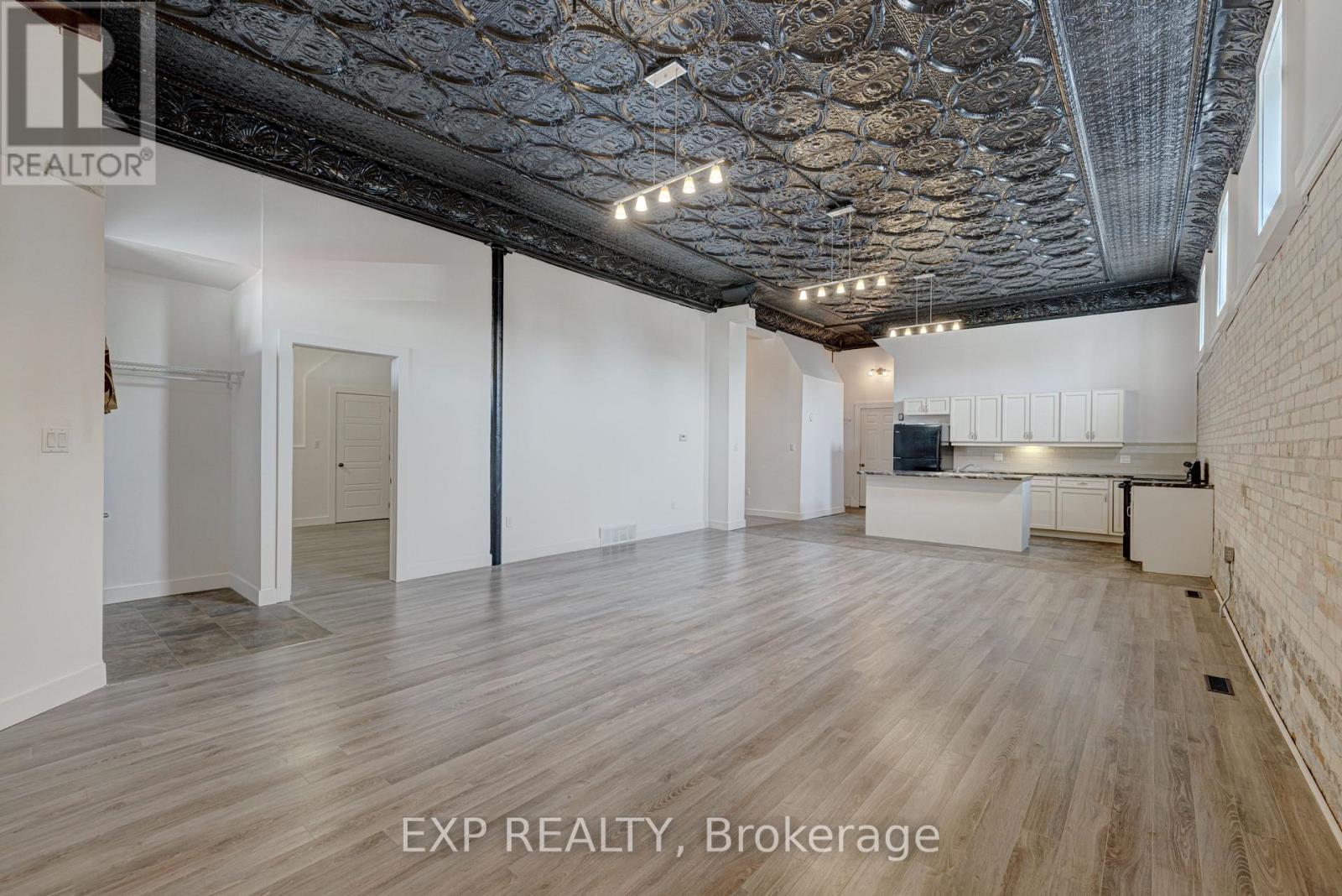 241 Ross Street, St. Thomas, Ontario  N5R 3Y5 - Photo 6 - X12805024