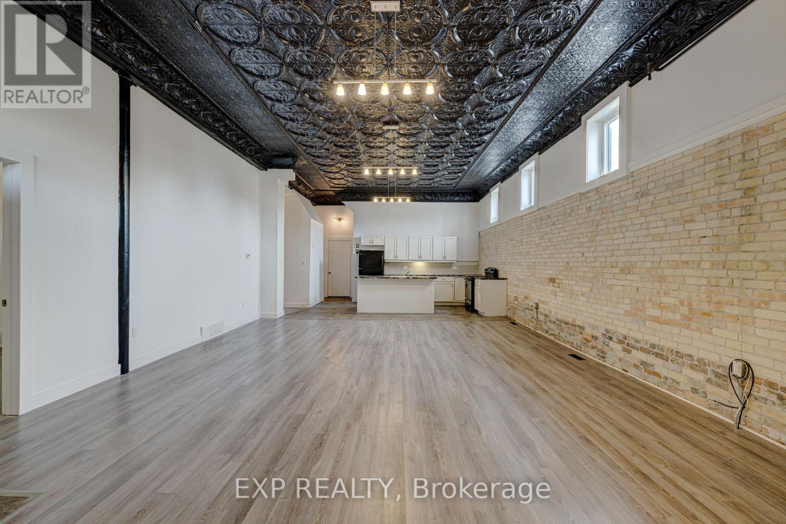 241 Ross Street, St. Thomas, Ontario  N5R 3Y5 - Photo 8 - X12805024