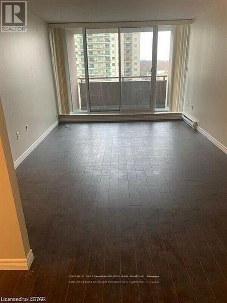 702 - 155 Kent Street, London East, Ontario  N6A 5N7 - Photo 4 - X12805030