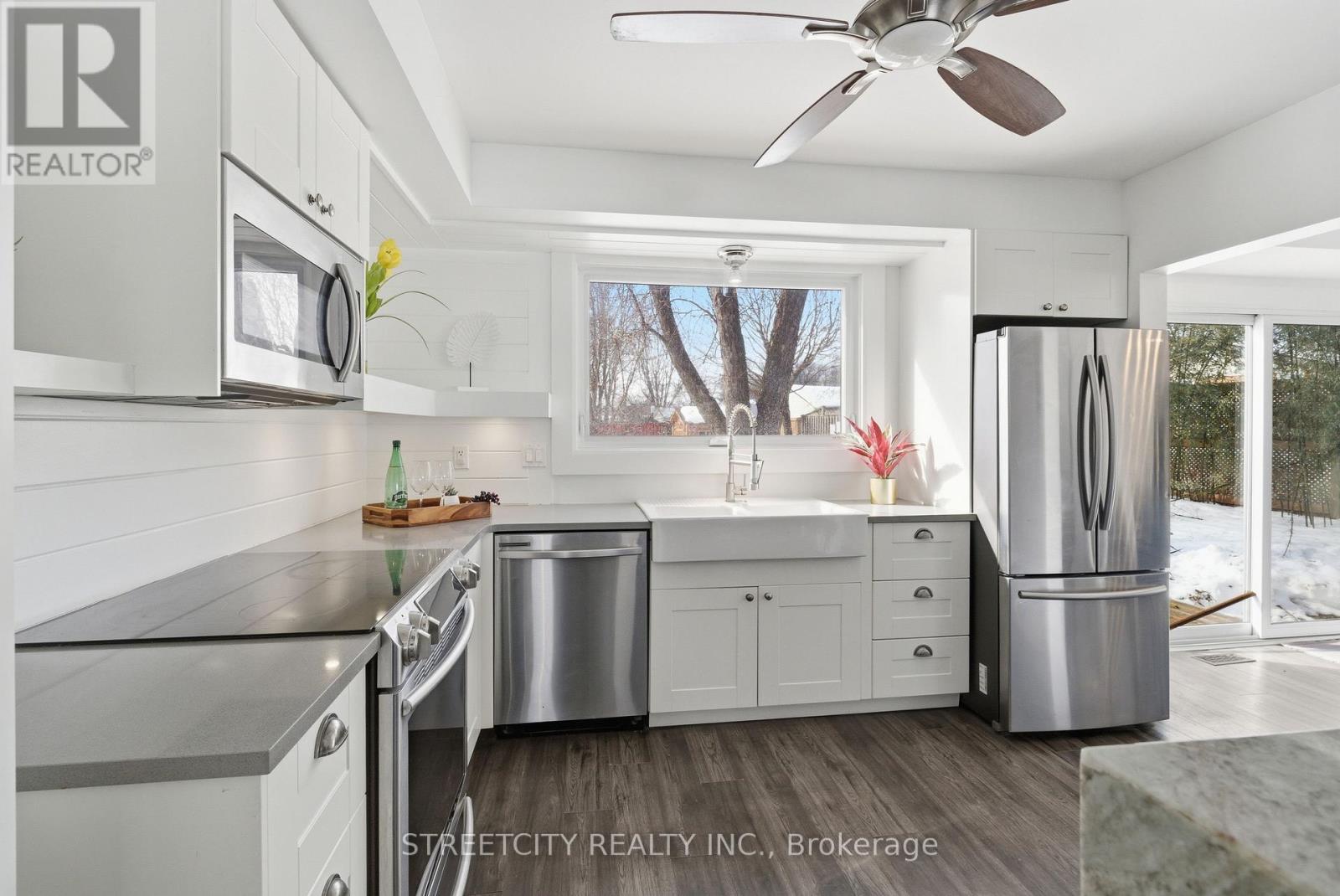 Photo 14 of 40 for 64 Downing Crescent