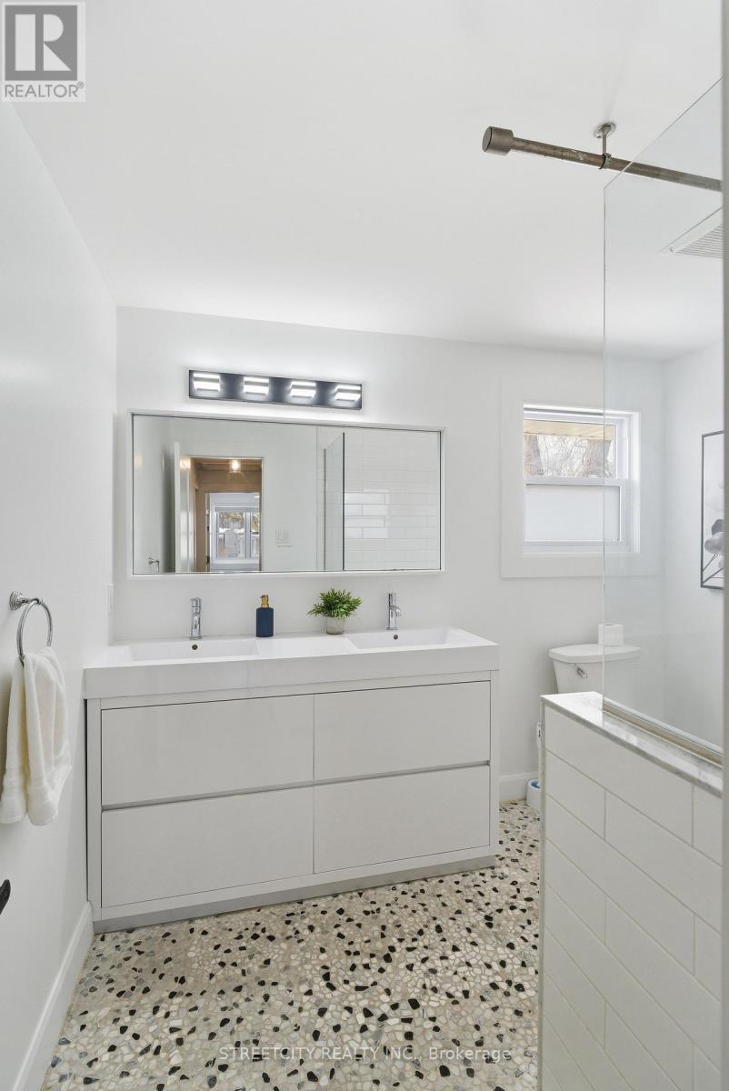 Photo 25 of 40 for 64 Downing Crescent