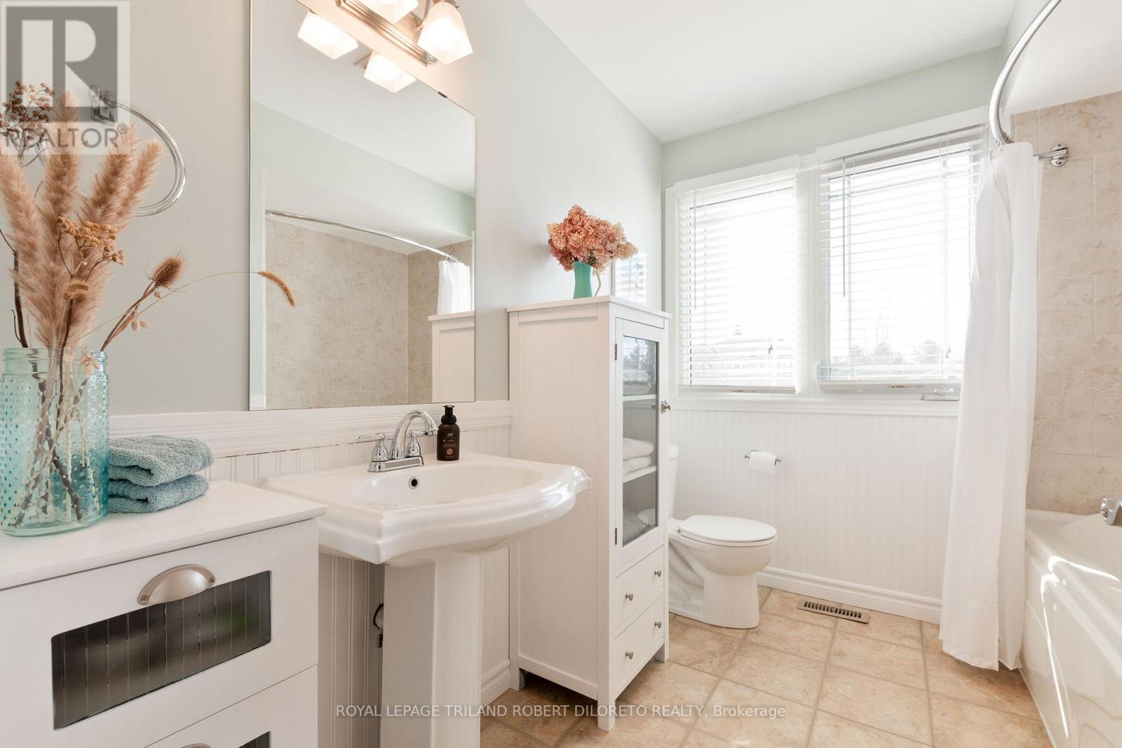 987 Griffith Street, London South, Ontario  N6K 3Z2 - Photo 24 - X12805174