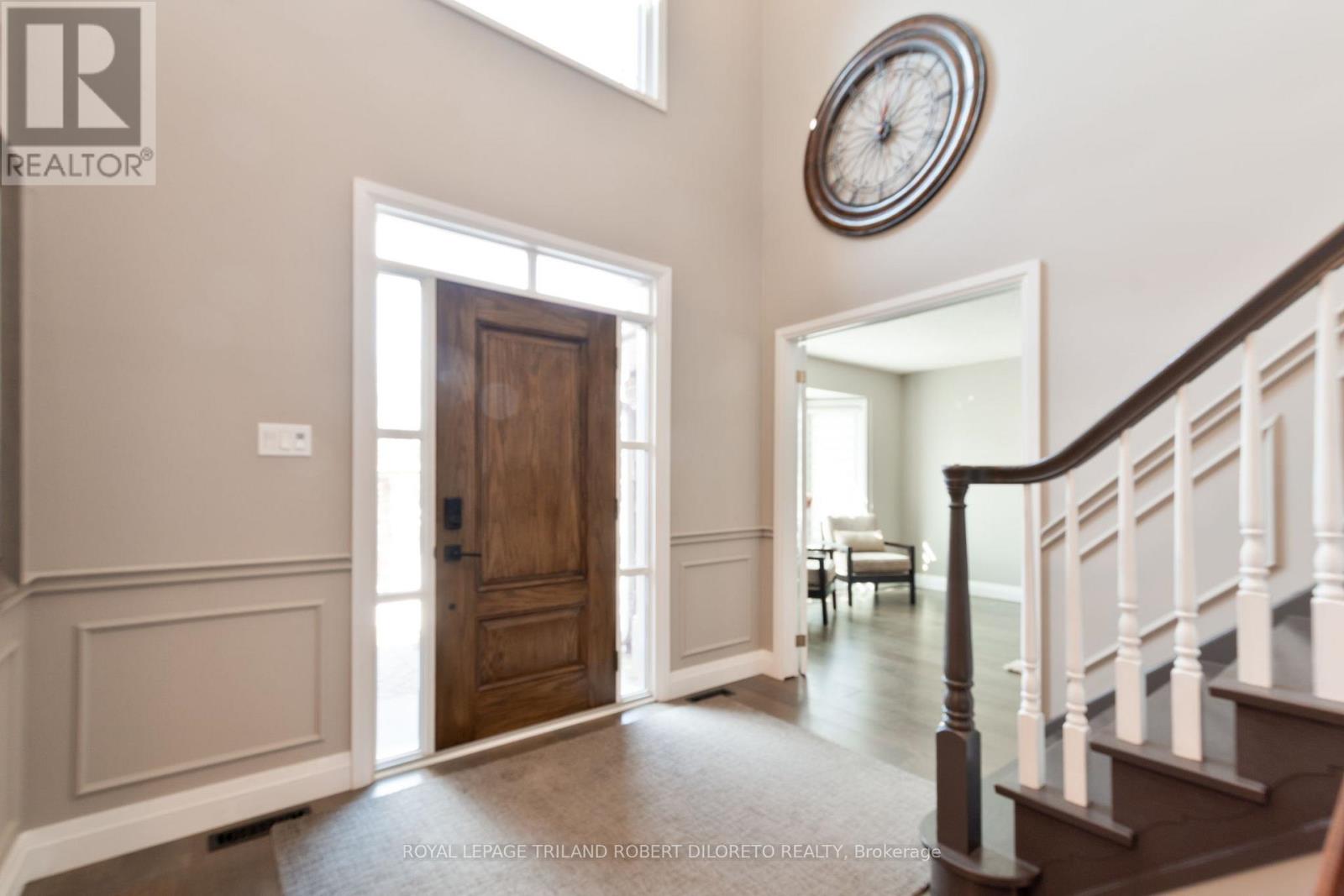 987 Griffith Street, London South, Ontario  N6K 3Z2 - Photo 3 - X12805174