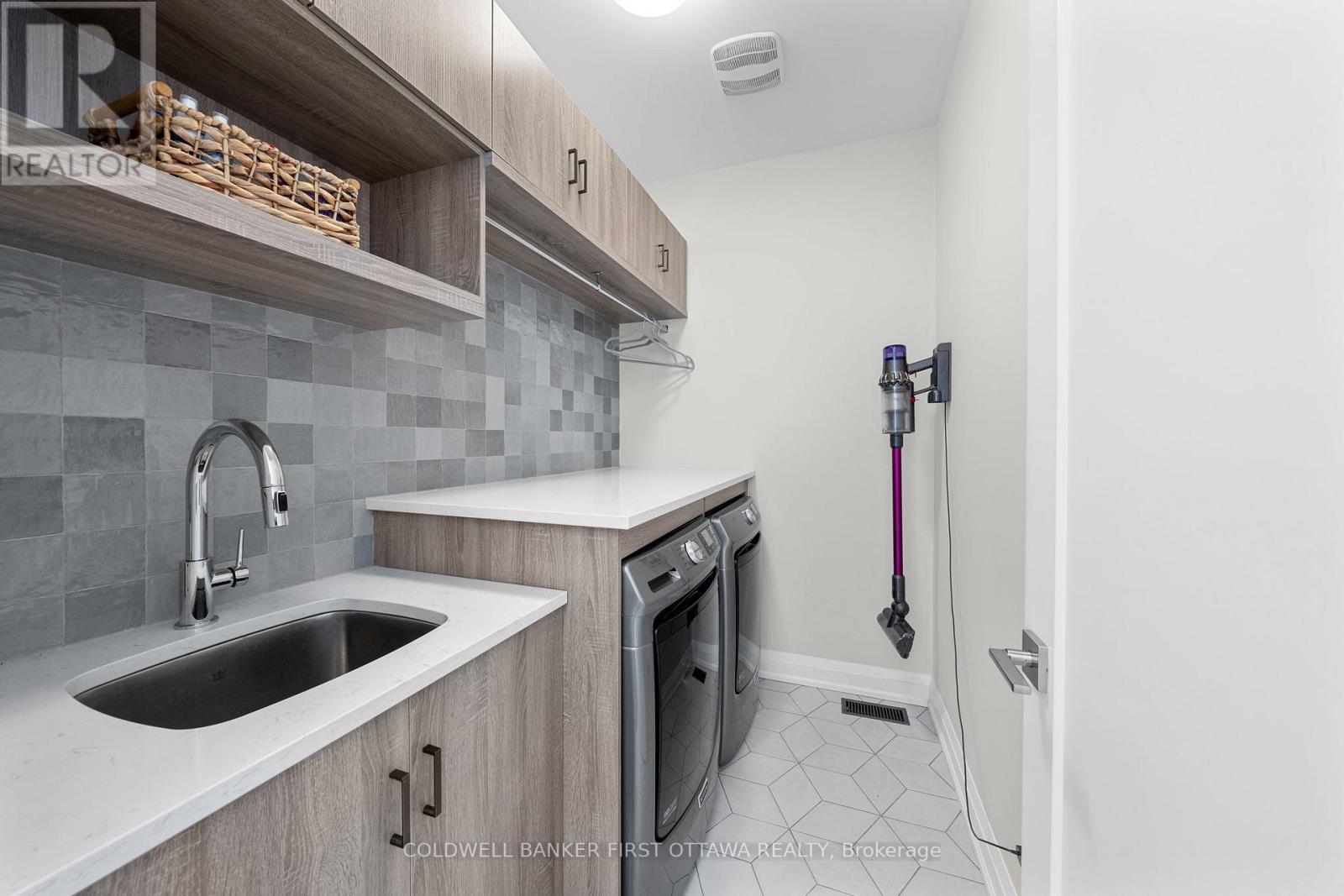 43 Deerfox Drive, Ottawa, Ontario  K2J 4V1 - Photo 25 - X12804982