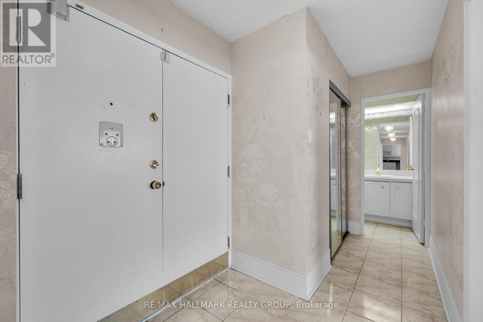 2005 - 1285 Cahill Drive, Ottawa, Ontario  K1V 9A7 - Photo 5 - X12805008