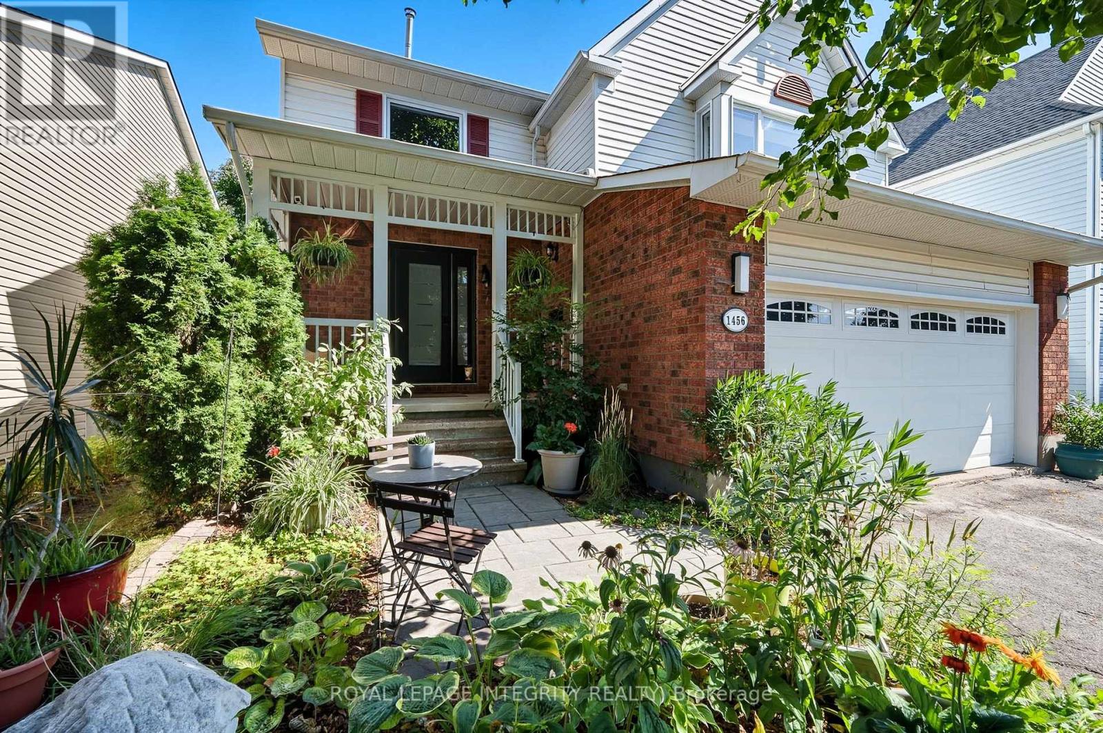 1456 Michaelsem Street, Ottawa, Ontario  K1C 7C3 - Photo 3 - X12805022