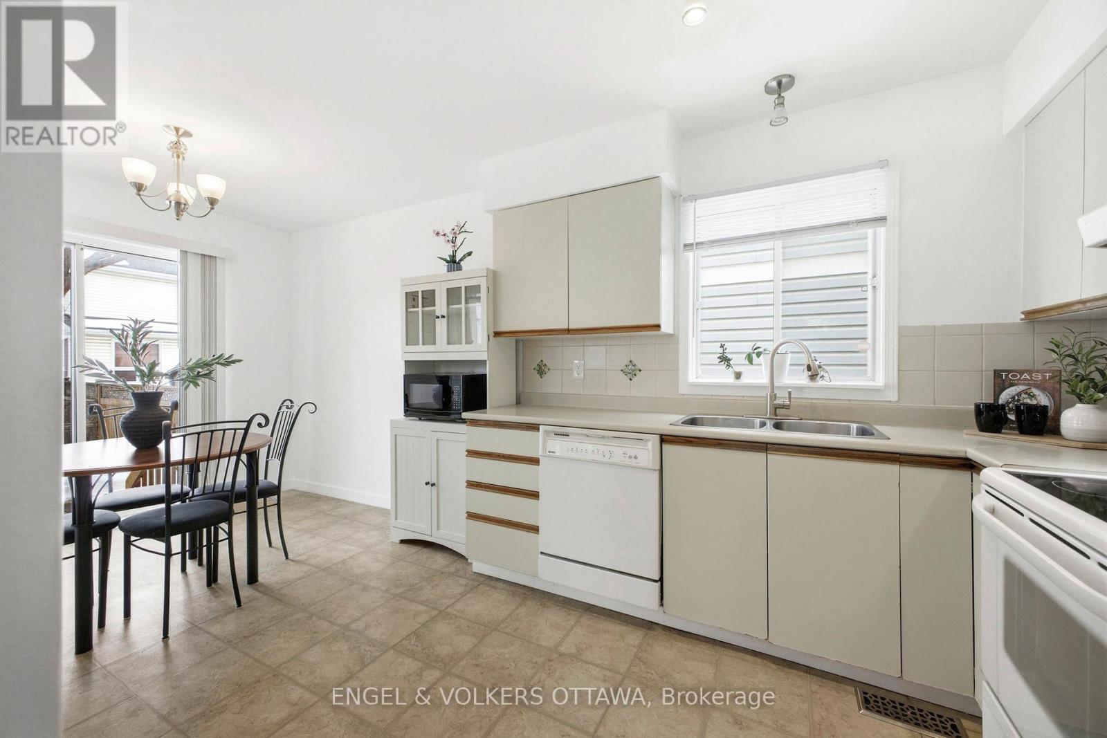 14 Gamma Court, Ottawa, Ontario  K2J 3W8 - Photo 8 - X12805038