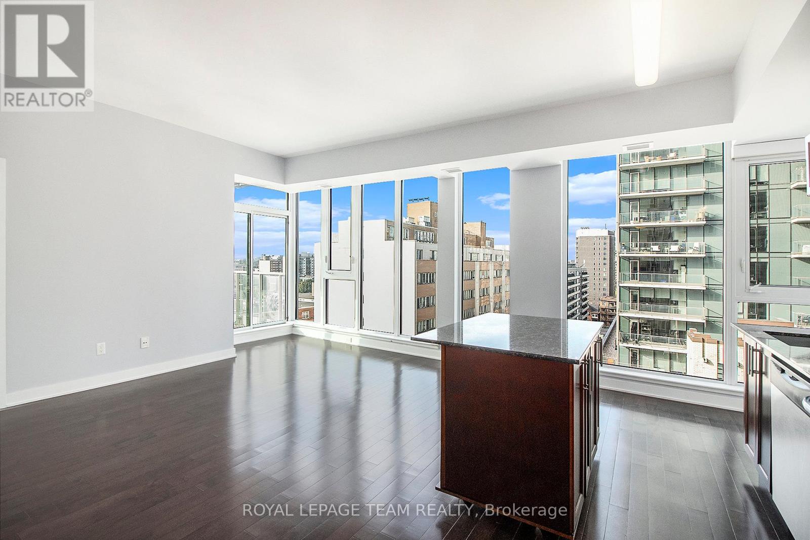 1009 - 179 Metcalfe Street, Ottawa, Ontario  K2P 1P7 - Photo 7 - X12805100