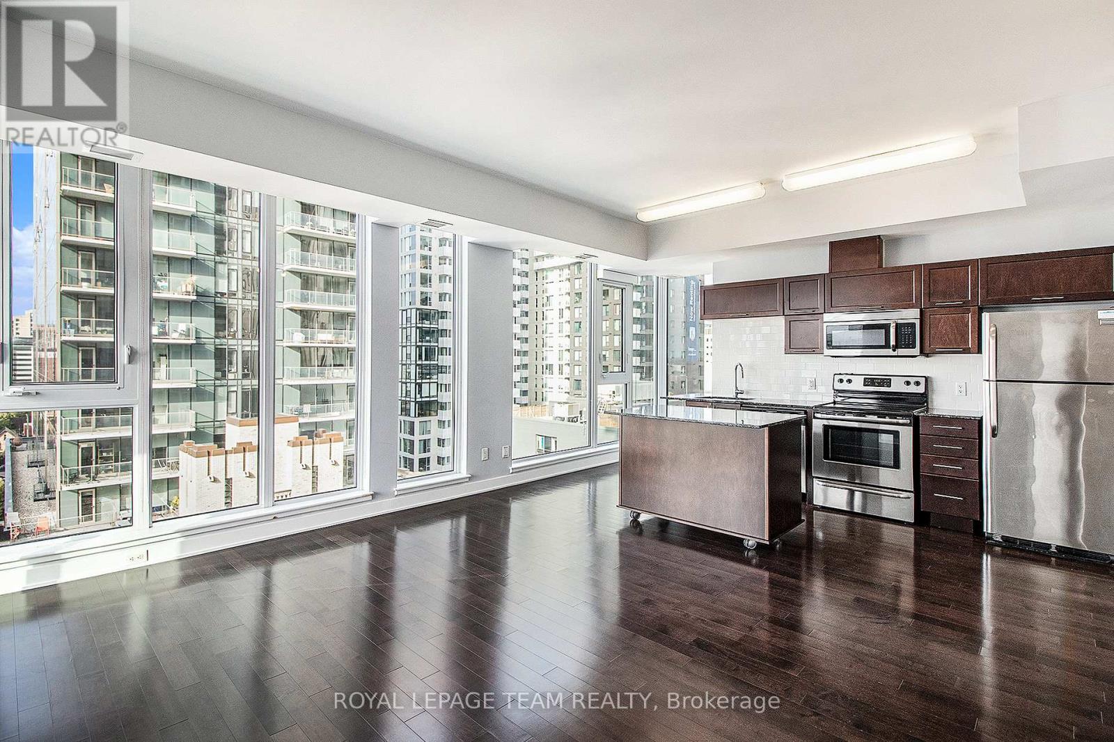 1009 - 179 Metcalfe Street, Ottawa, Ontario  K2P 1P7 - Photo 9 - X12805100