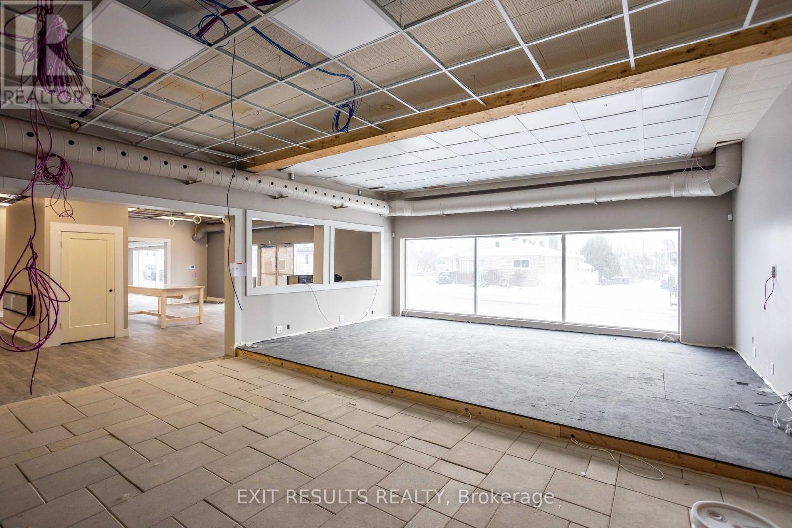 1027 Notre Dame Street, Russell, Ontario  K0A 1W0 - Photo 4 - X12805176