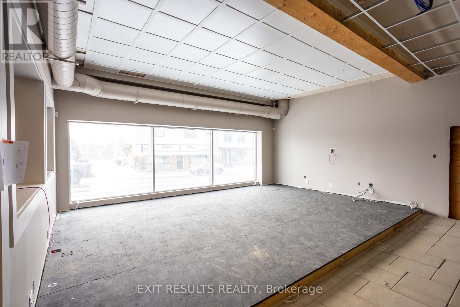 1027 Notre Dame Street, Russell, Ontario  K0A 1W0 - Photo 5 - X12805176