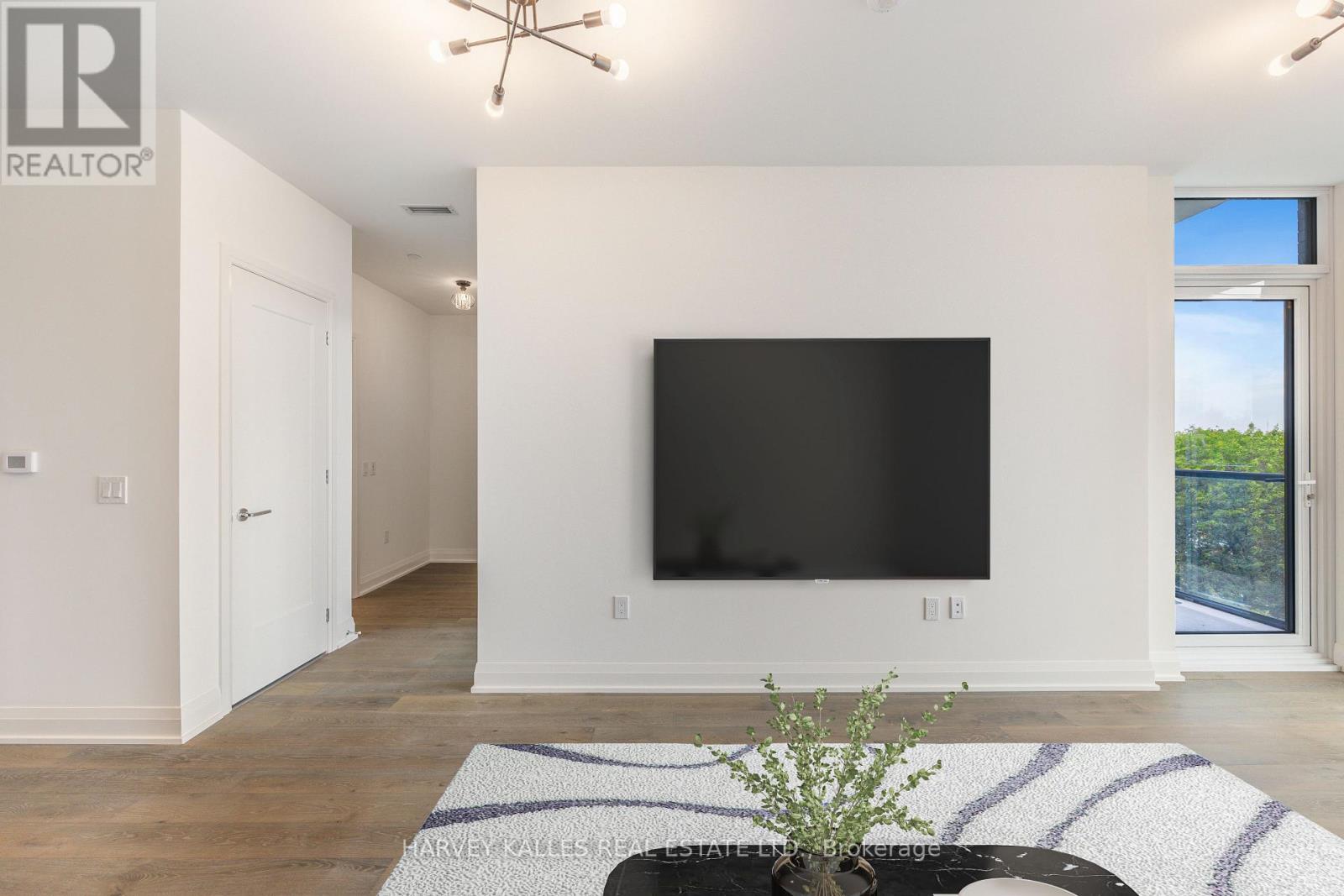 609 - 293 The Kingsway, Toronto, Ontario  M9A 0E8 - Photo 8 - W12803476