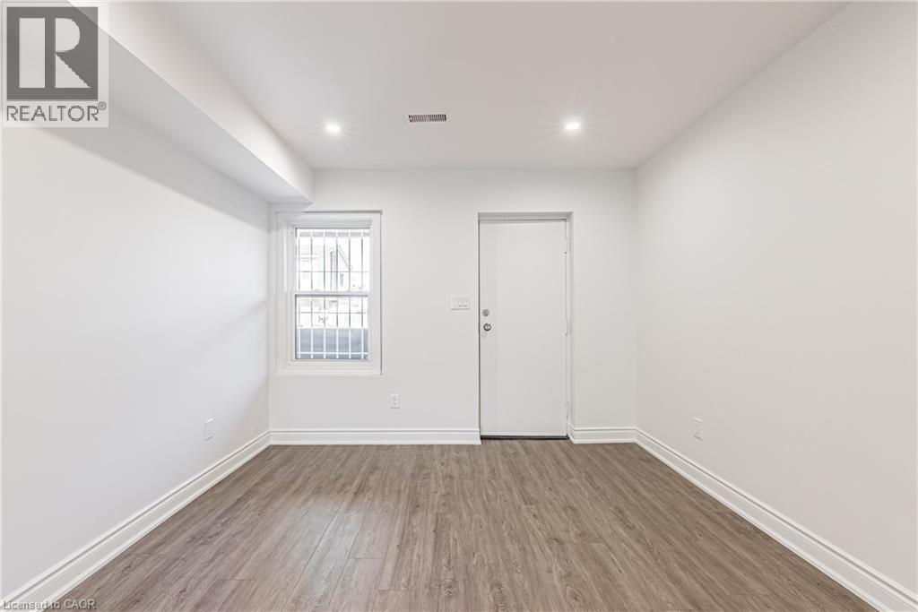 1127 Main Street E, Hamilton, Ontario  L8M 1P2 - Photo 29 - 40806489