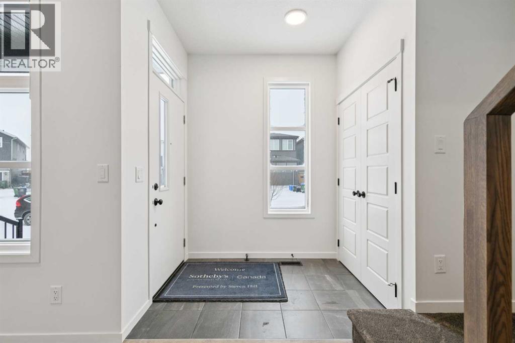 168 Belmont Villas Sw, Calgary, Alberta  T2W 4W7 - Photo 2 - A2280594