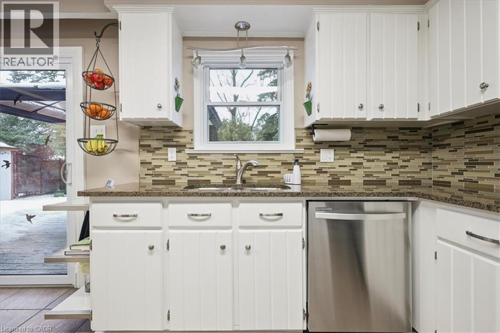 2387 Rushbury Court, Burlington, Ontario  L7P 3V8 - Photo 17 - 40806342