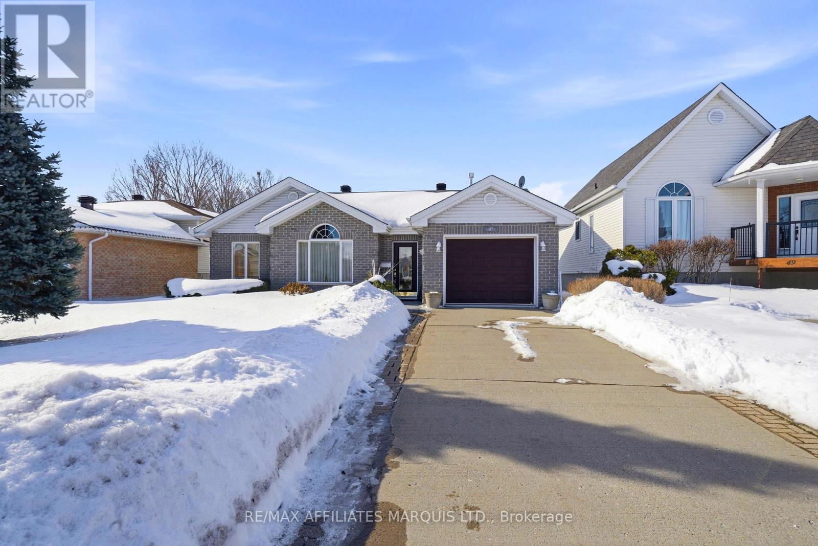 47 Barnhart Drive, South Stormont, Ontario  K0C 1P0 - Photo 3 - X12805194