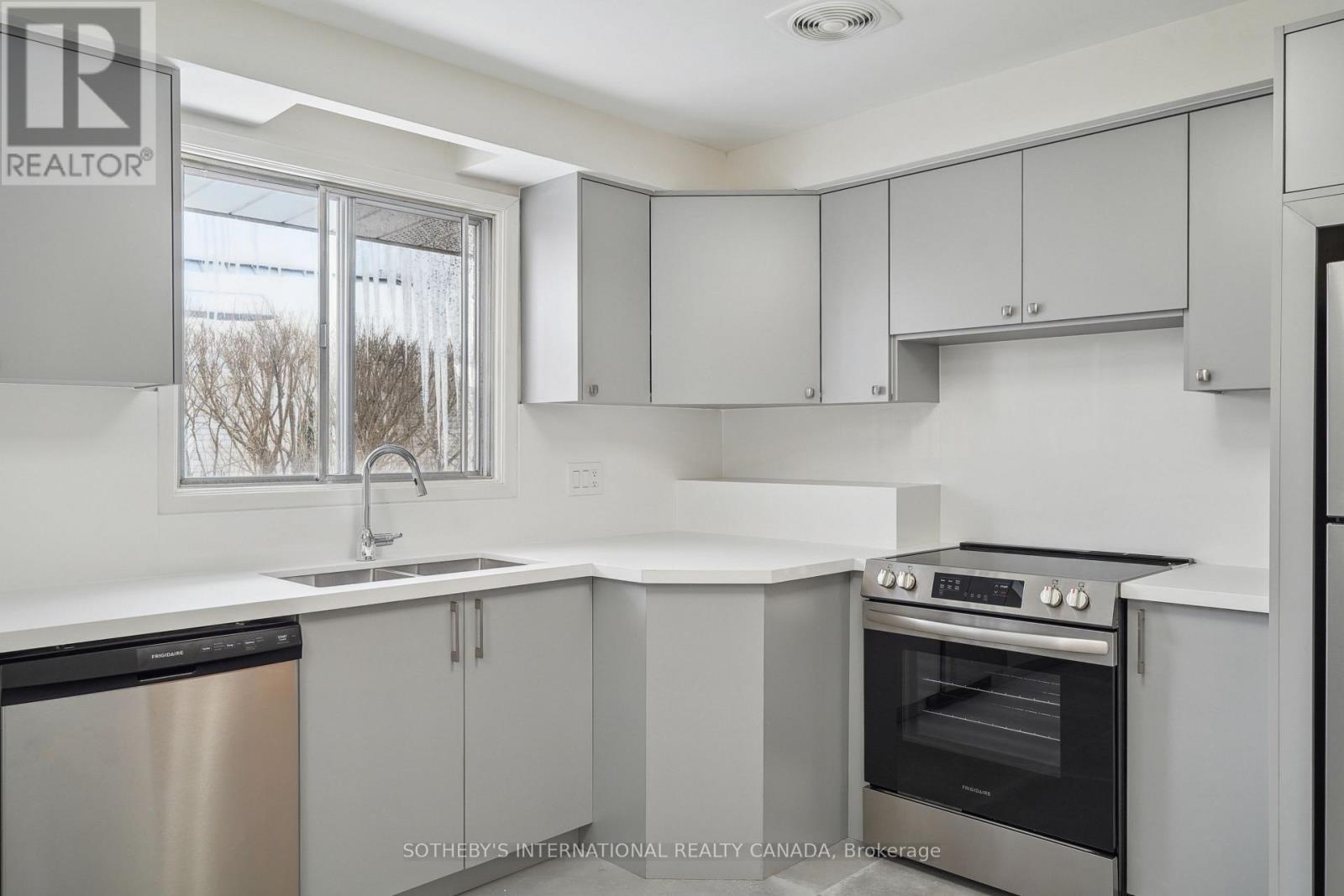 201 Fenn Avenue, Toronto, Ontario  M2P 1Y1 - Photo 13 - C12805048