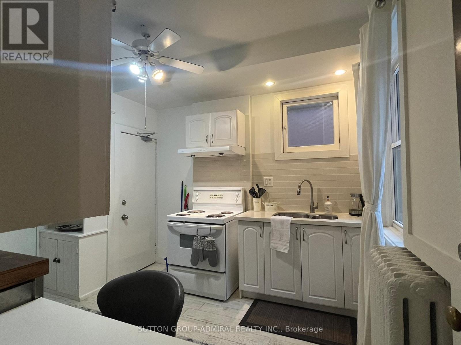 Back Studio Apartment - 335 Palmerston Boulevard, Toronto, Ontario  M6G 2N5 - Photo 25 - C12805064