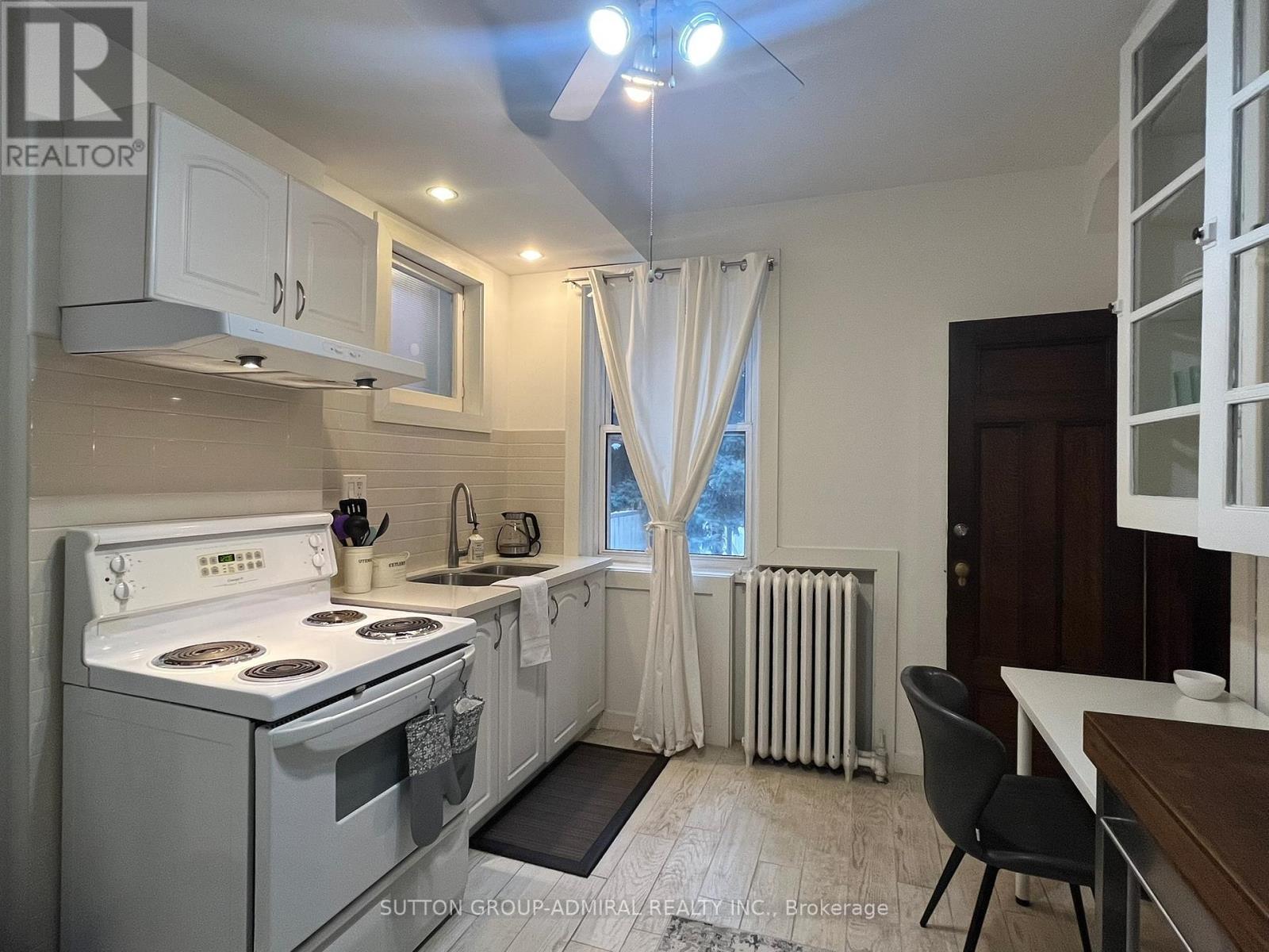 Back Studio Apartment - 335 Palmerston Boulevard, Toronto, Ontario  M6G 2N5 - Photo 6 - C12805064