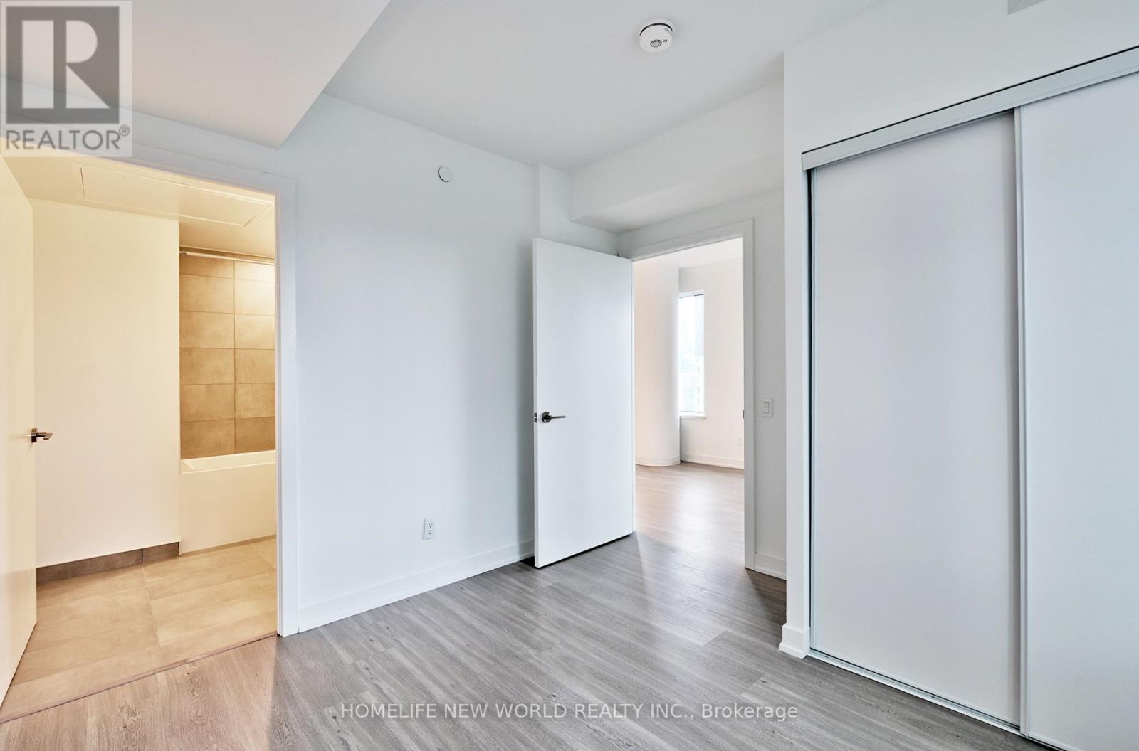 1512 - 8 Wellesley Street W, Toronto, Ontario  M4Y 0J5 - Photo 17 - C12805188