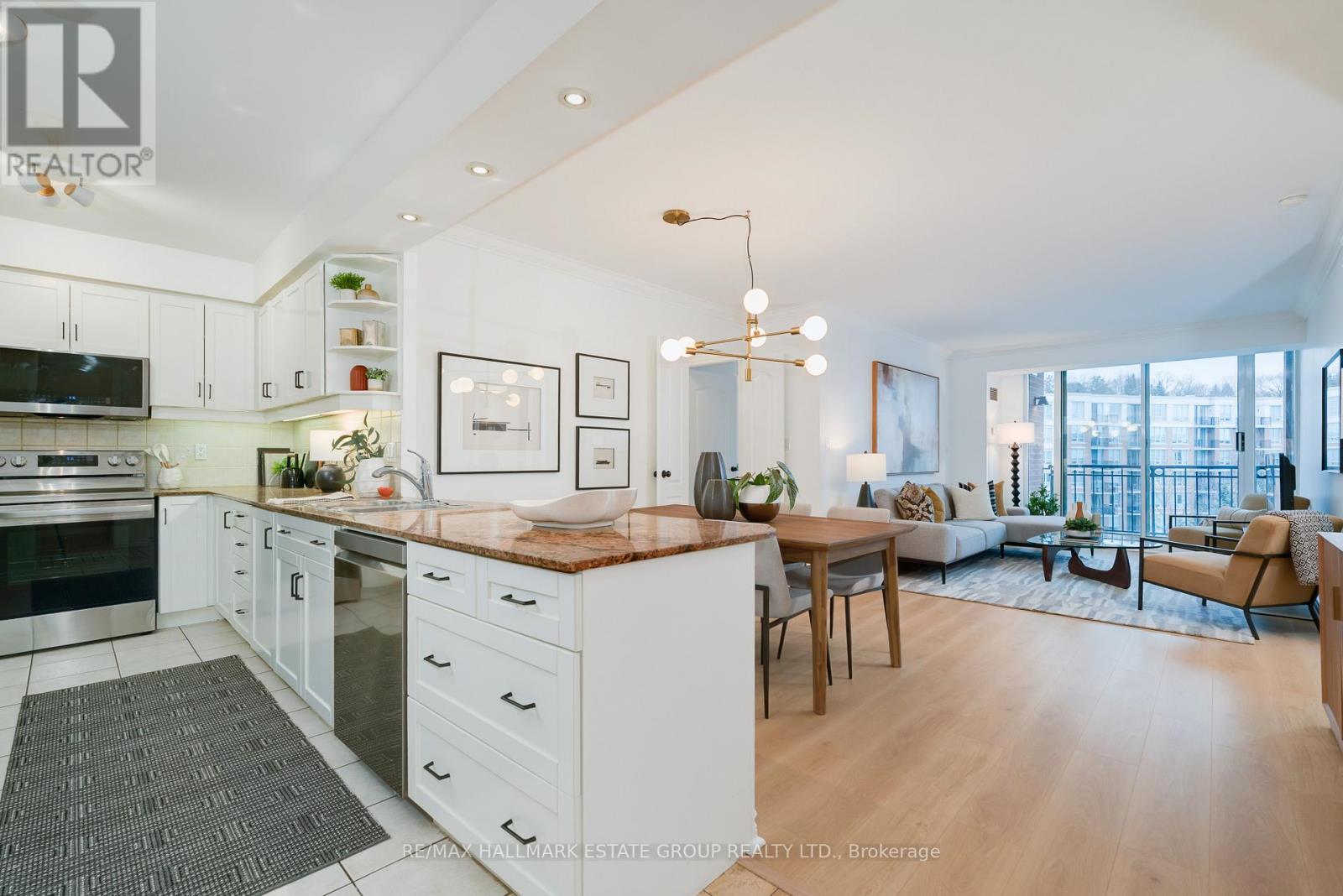 723 - 28 William Carson Crescent, Toronto, Ontario  M2P 2H1 - Photo 2 - C12805210