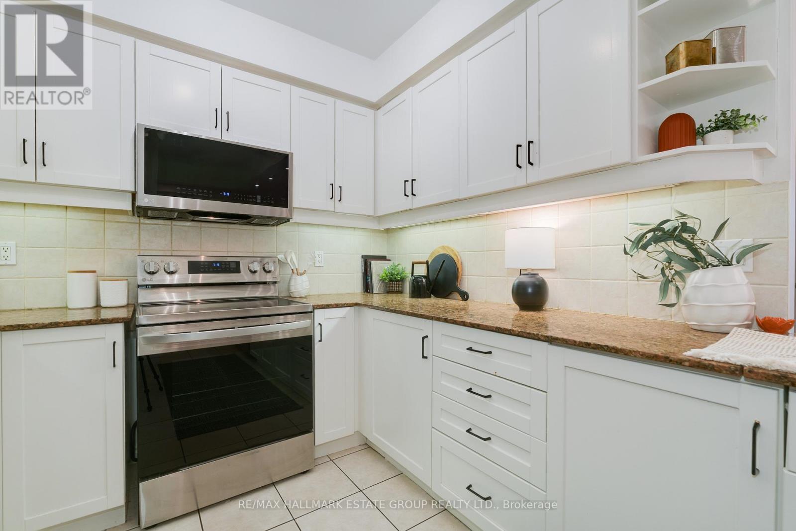 723 - 28 William Carson Crescent, Toronto, Ontario  M2P 2H1 - Photo 6 - C12805210