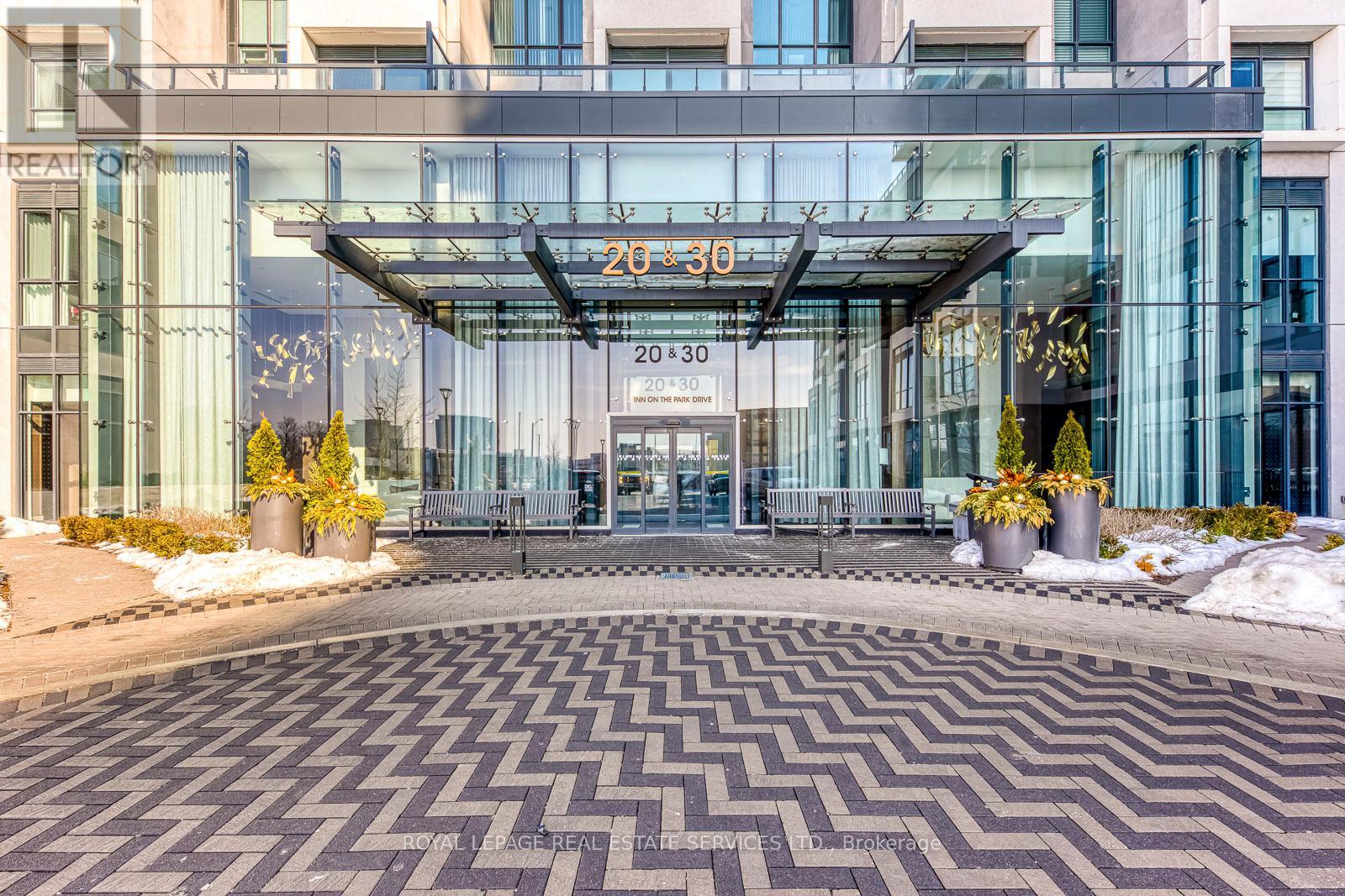 1604 - 30 Inn On The Park Drive, Toronto, Ontario  M3C 0P7 - Photo 4 - C12805224