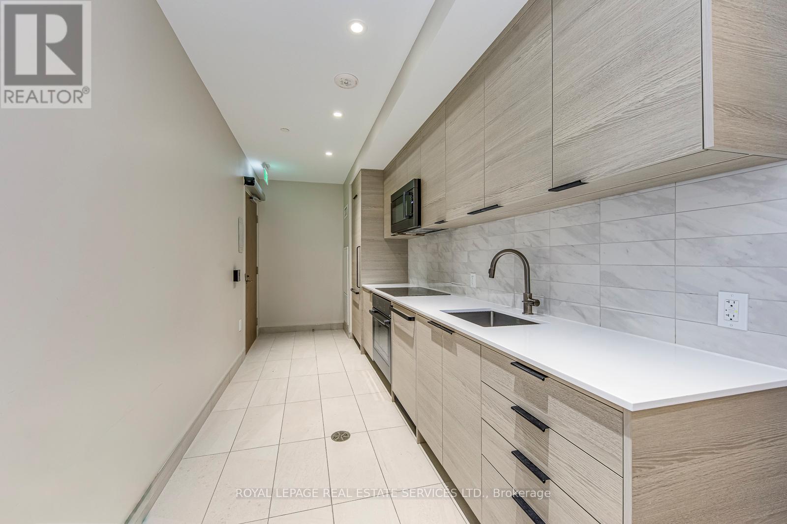 1604 - 30 Inn On The Park Drive, Toronto, Ontario  M3C 0P7 - Photo 43 - C12805224