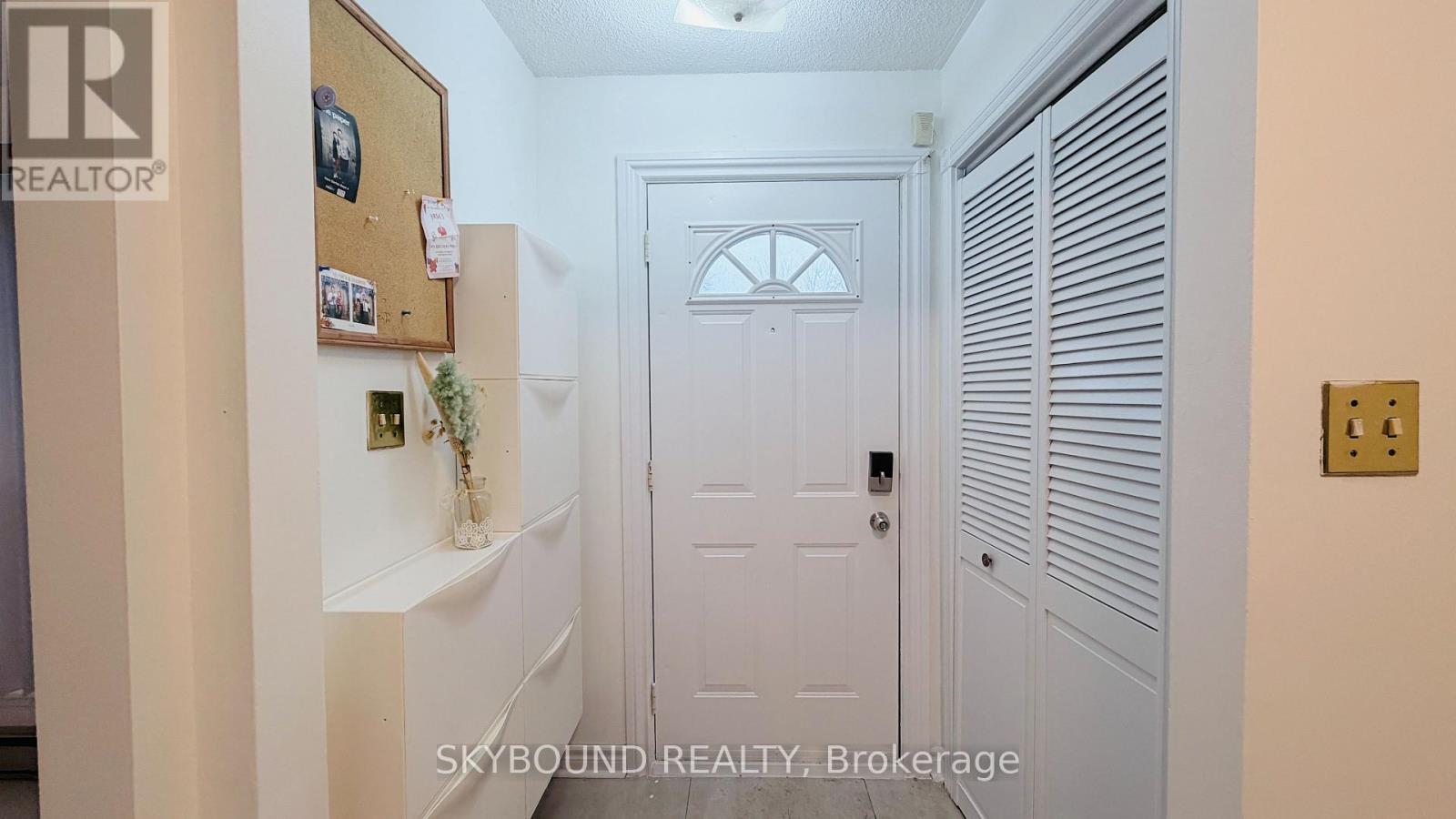 17 - 2550 Birchmount Road W, Toronto, Ontario  M1T 2M5 - Photo 2 - E12804996