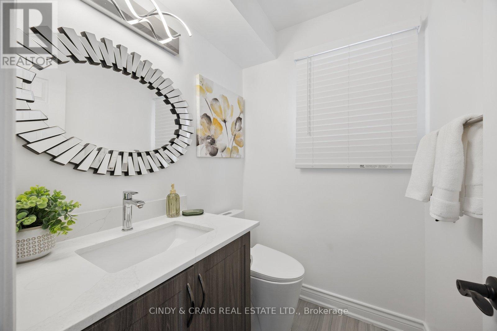 107 Hemingford Place, Whitby, Ontario  L1R 1G2 - Photo 11 - E12805070