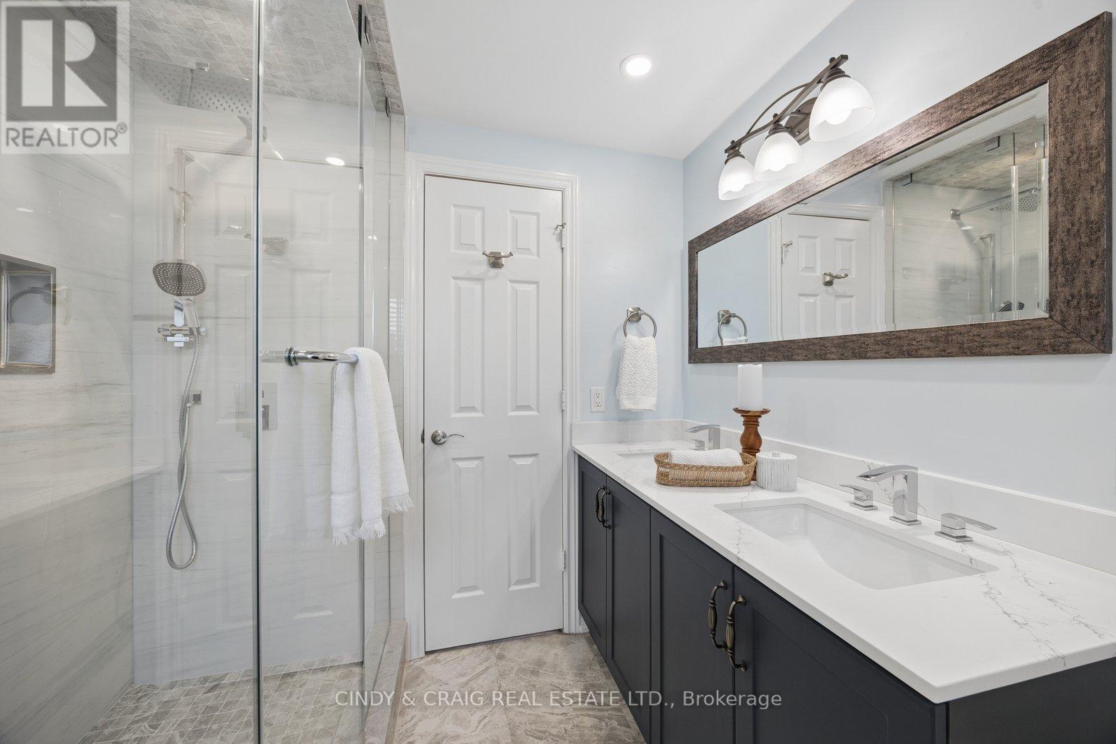 107 Hemingford Place, Whitby, Ontario  L1R 1G2 - Photo 13 - E12805070