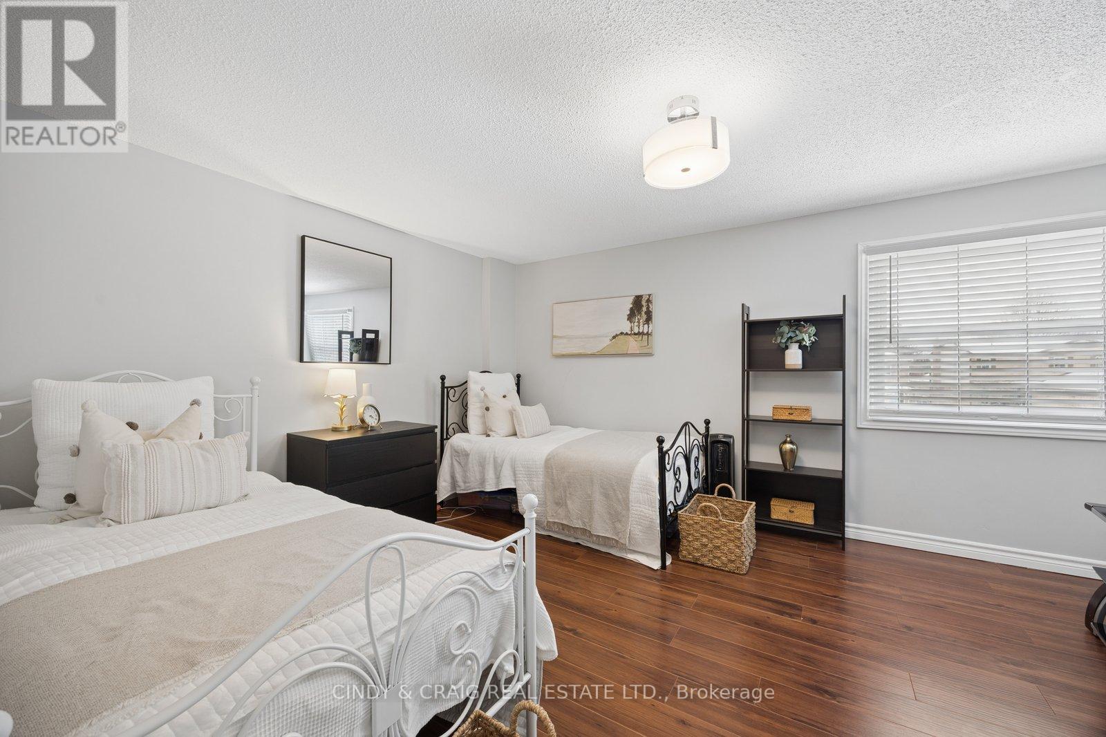 107 Hemingford Place, Whitby, Ontario  L1R 1G2 - Photo 15 - E12805070