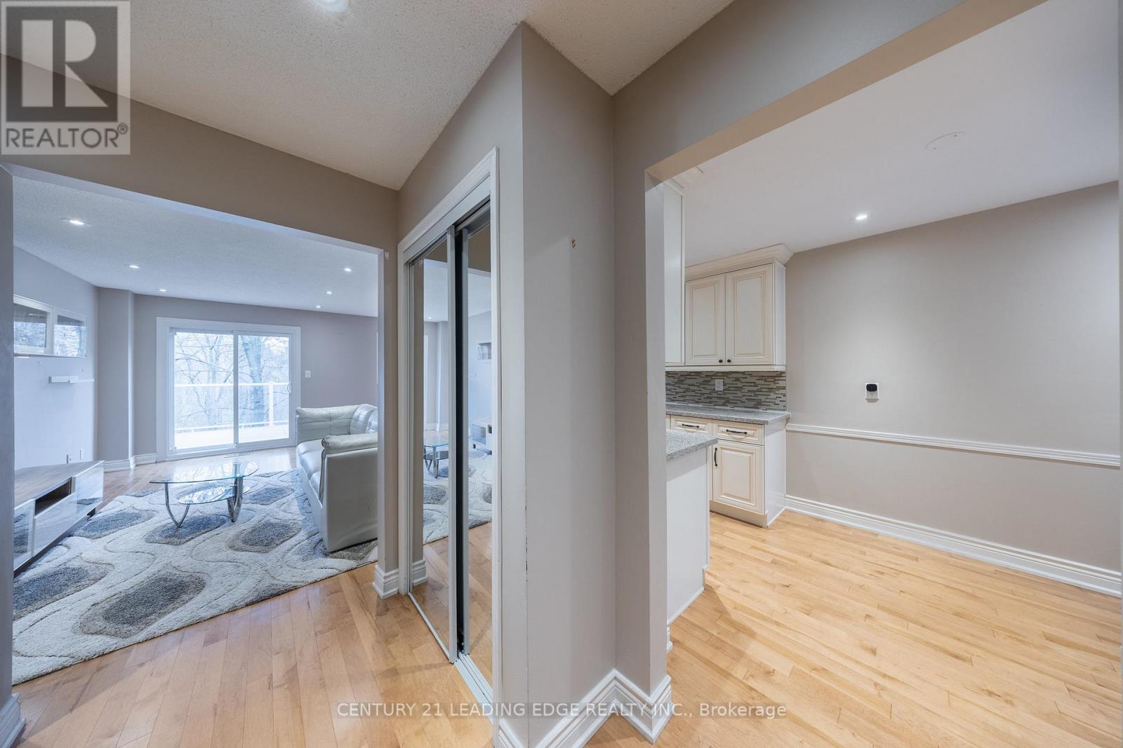 84 New Seabury Drive, Vaughan, Ontario  L4K 2B8 - Photo 10 - N12804980