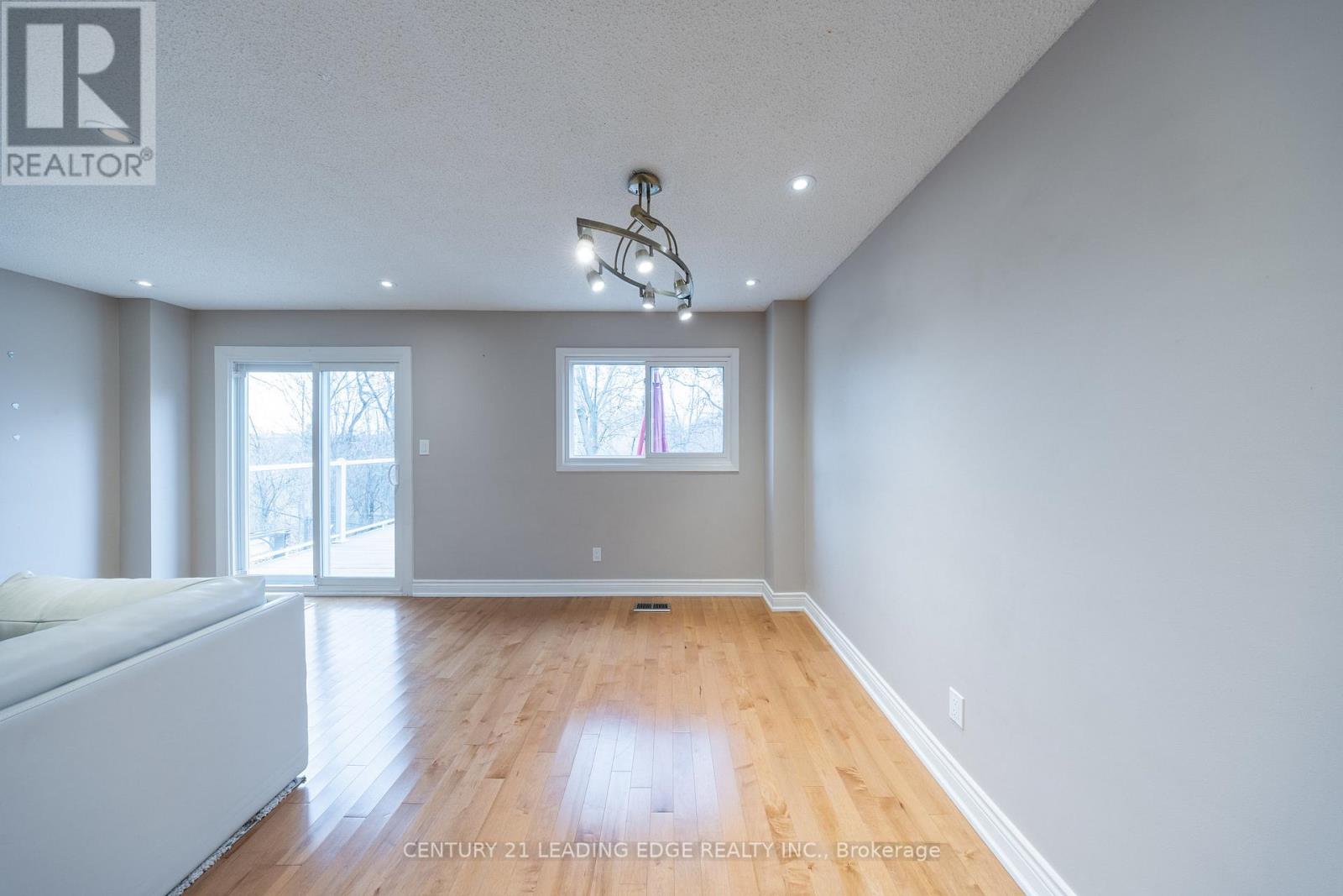 84 New Seabury Drive, Vaughan, Ontario  L4K 2B8 - Photo 11 - N12804980