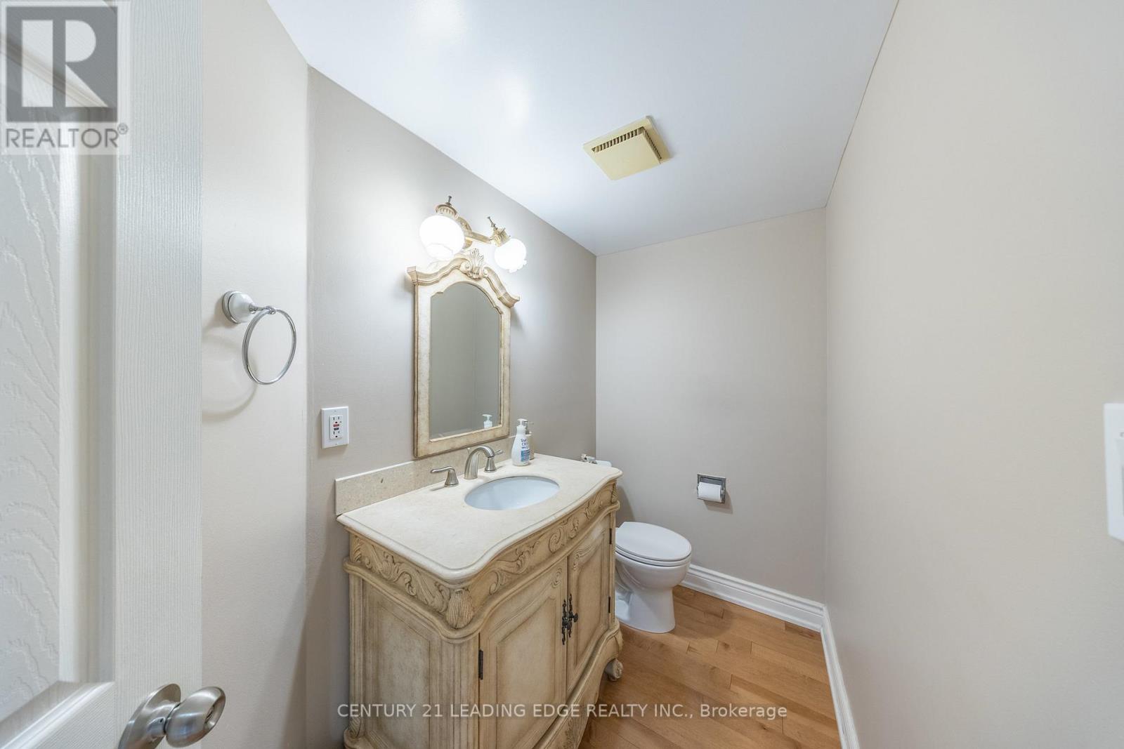 84 New Seabury Drive, Vaughan, Ontario  L4K 2B8 - Photo 5 - N12804980