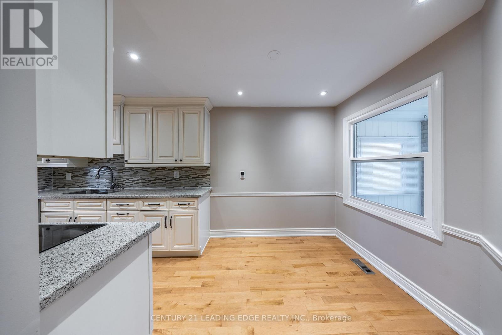 84 New Seabury Drive, Vaughan, Ontario  L4K 2B8 - Photo 7 - N12804980