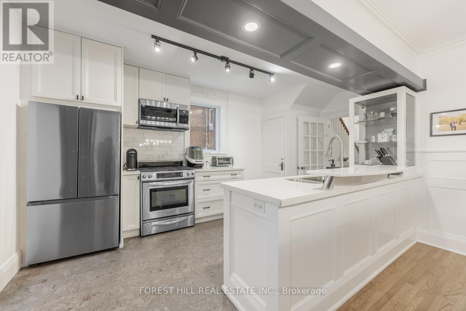 336 Arlington Avenue, Toronto, Ontario  M6C 2Z9 - Photo 6 - C12728756