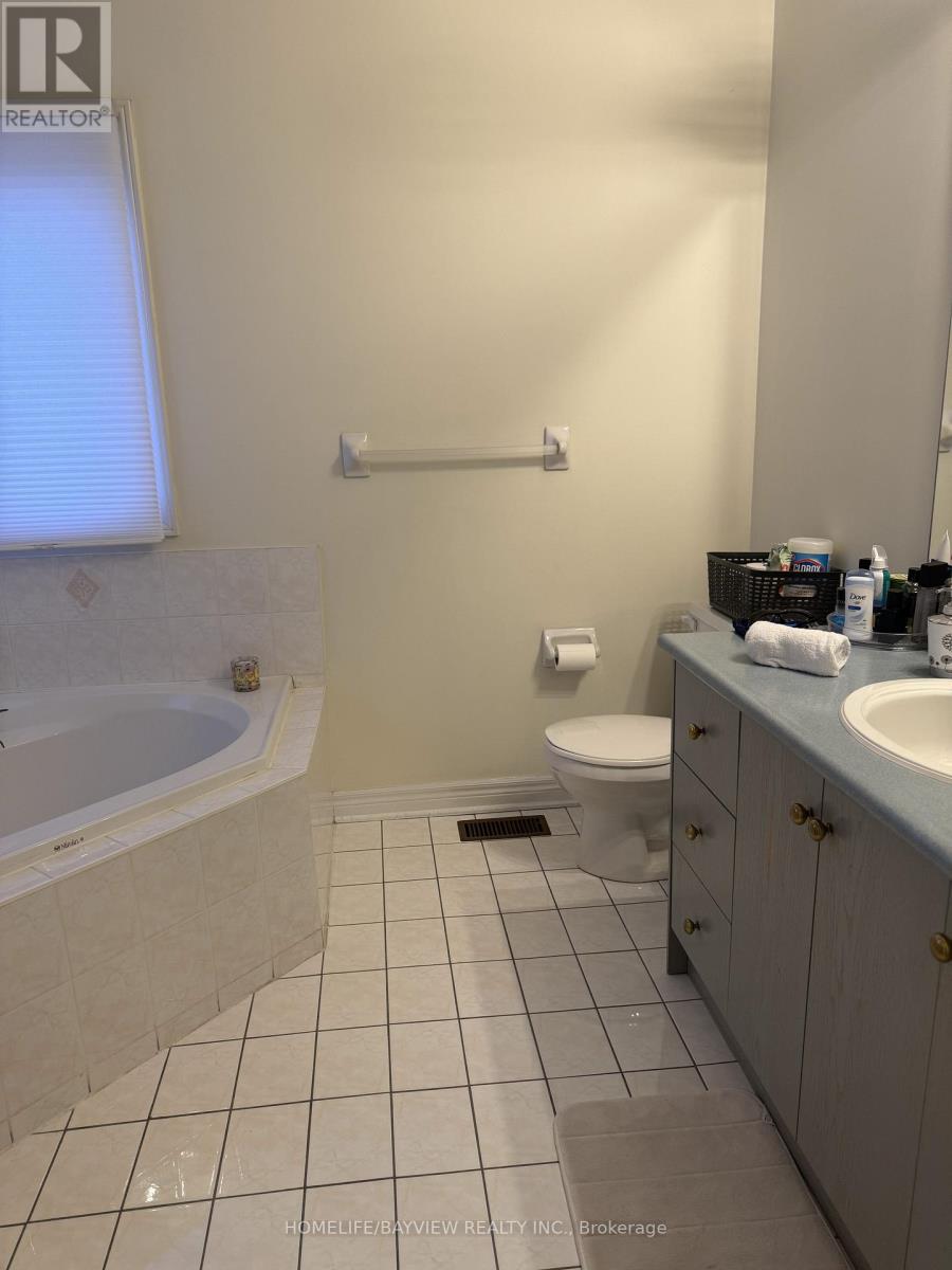 32 Villandry Crescent, Vaughan (Maple), Ontario  L6A 2R1 - Photo 17 - N12805080