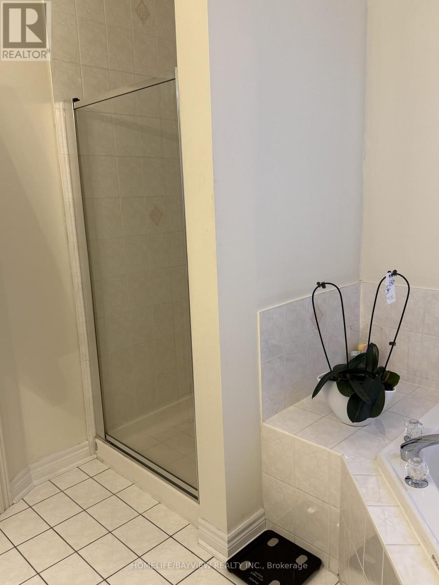 32 Villandry Crescent, Vaughan (Maple), Ontario  L6A 2R1 - Photo 18 - N12805080