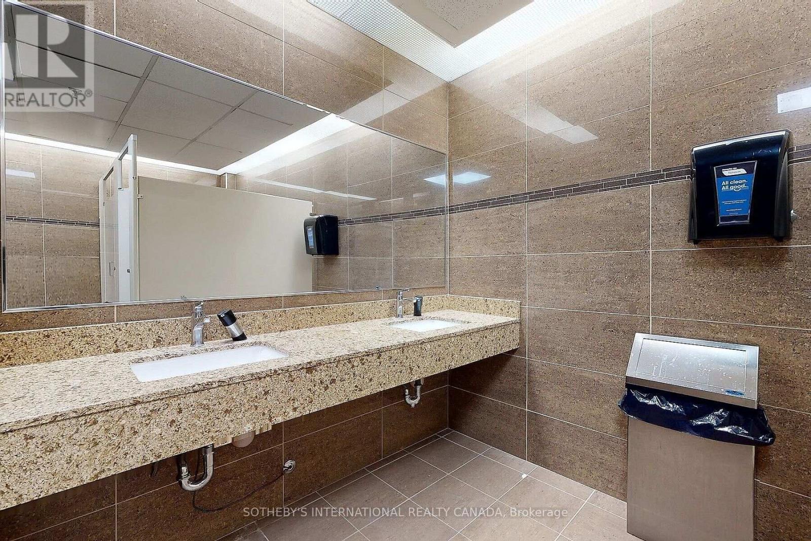 303 - 500 Highway 7 E, Richmond Hill, Ontario  L4B 1J1 - Photo 4 - N12805084