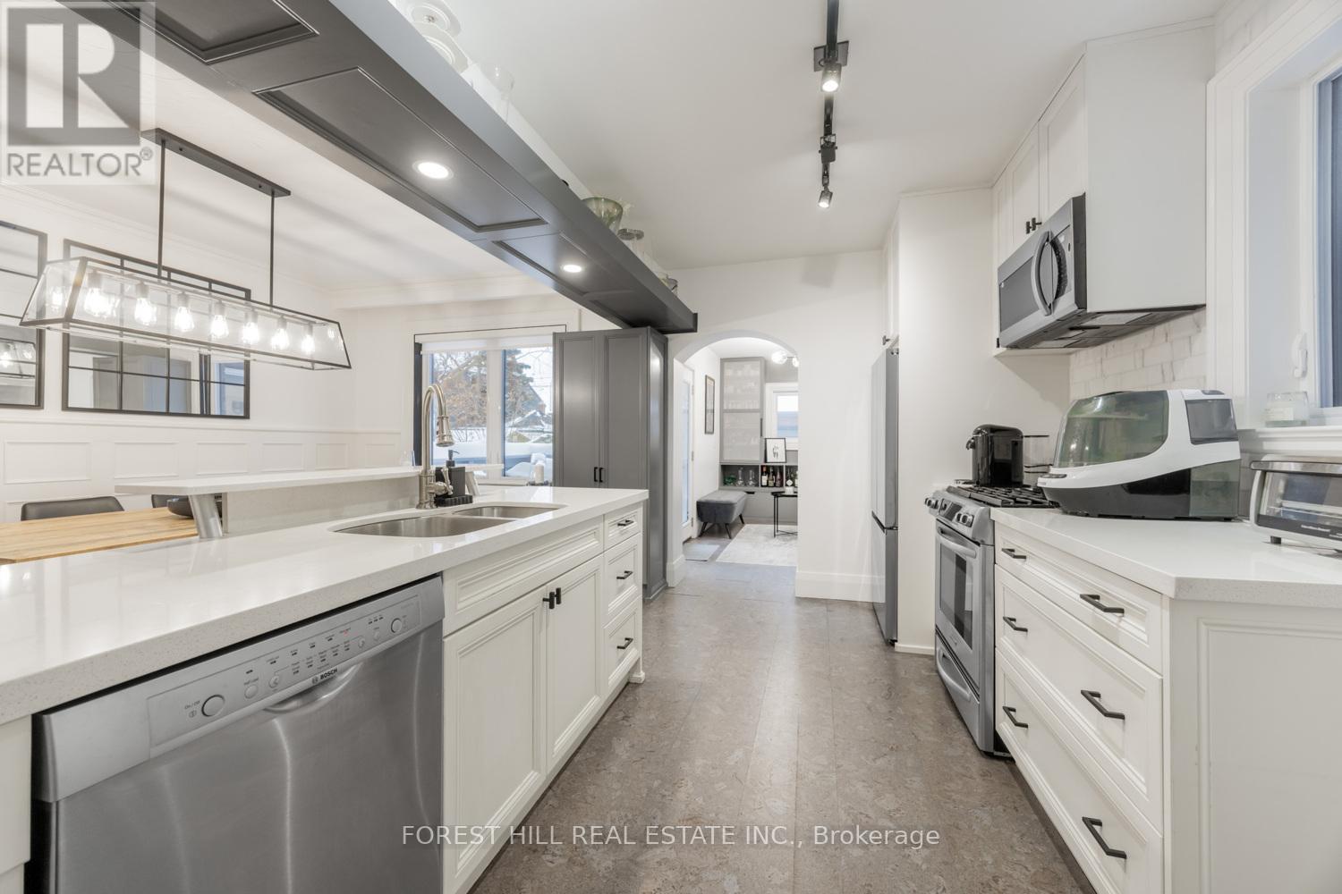 336 Arlington Avenue, Toronto, Ontario  M6C 2Z9 - Photo 8 - C12728756