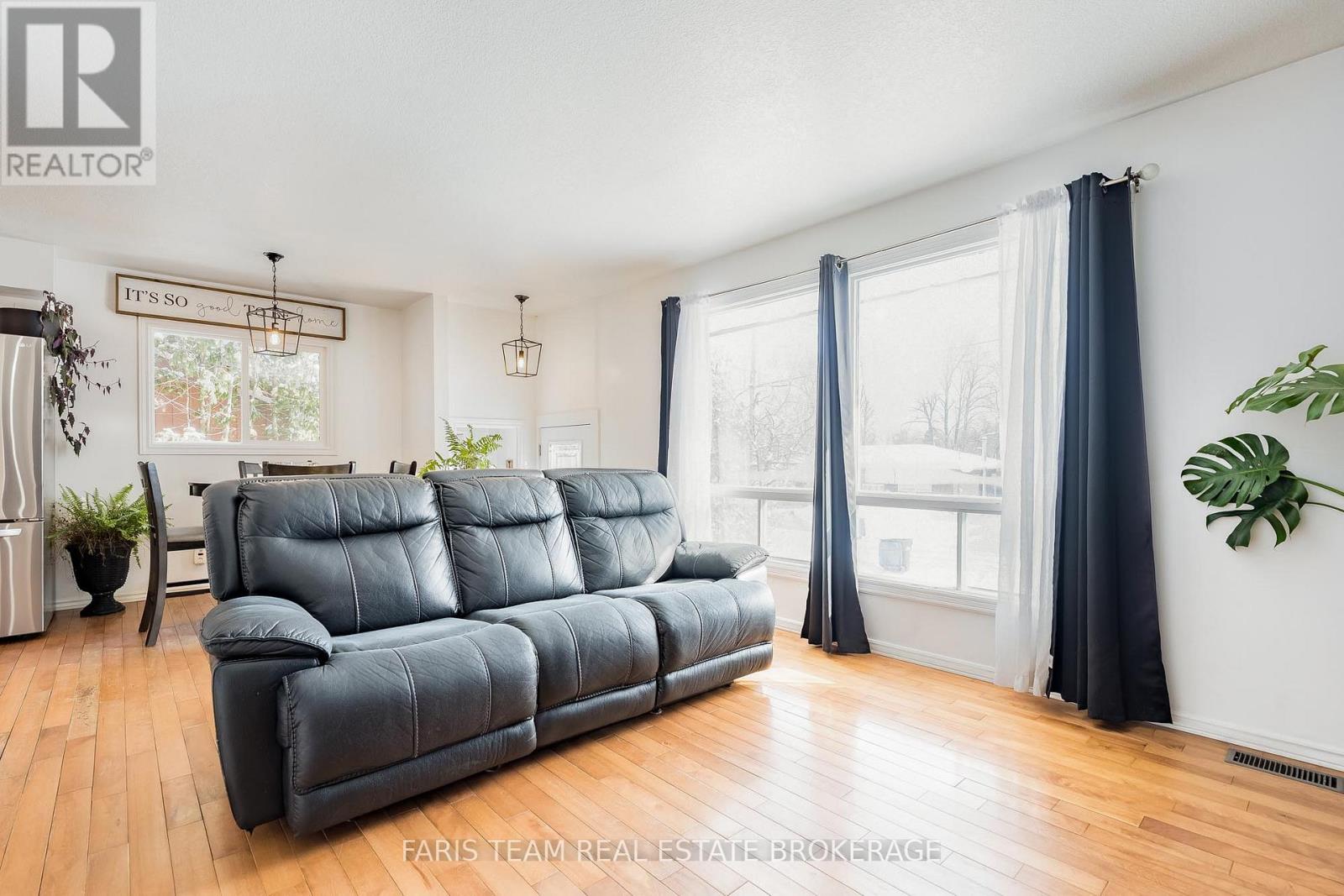 510 Mary Street, Tay, Ontario  L0K 1R0 - Photo 14 - S12805044